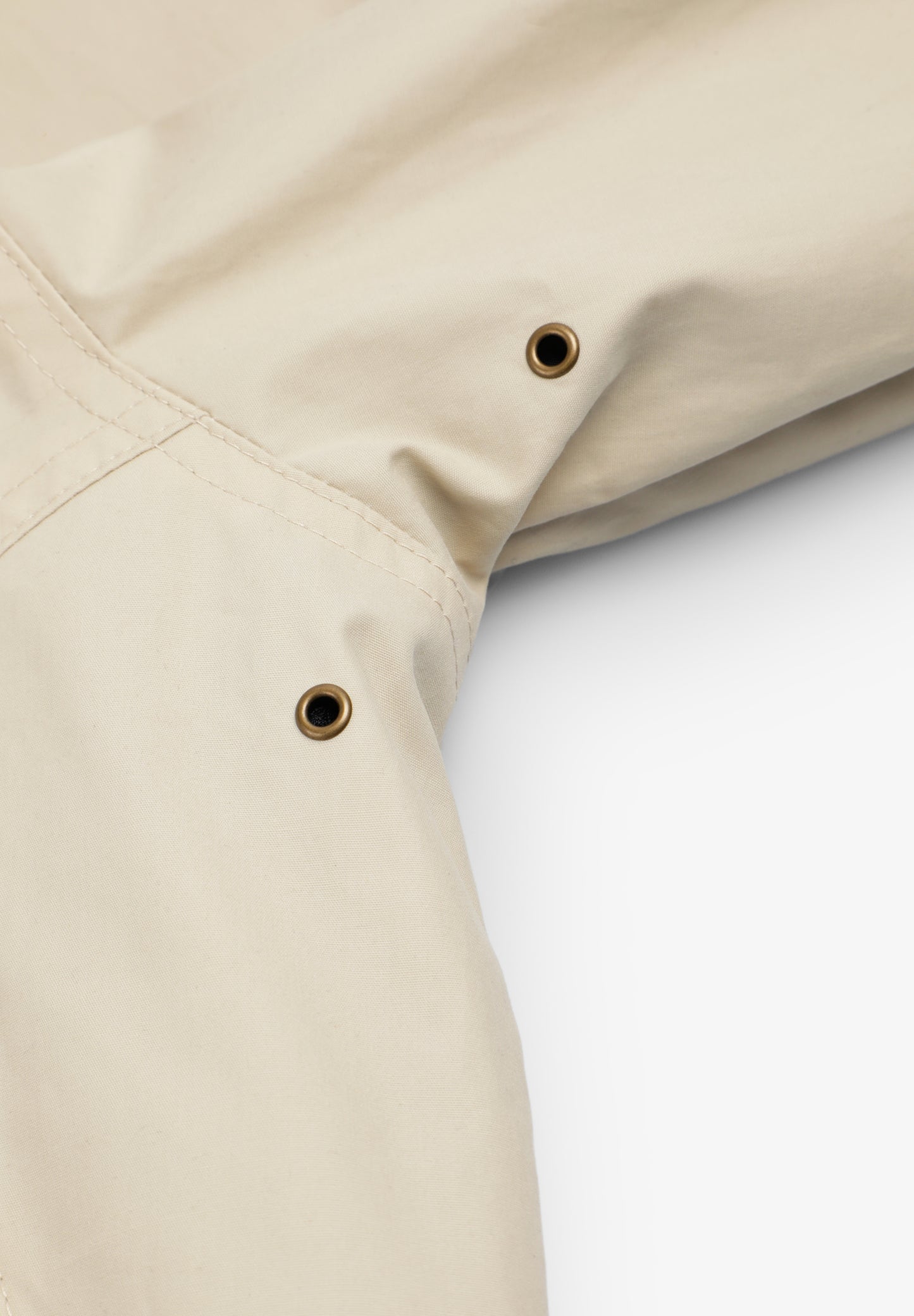 CHAQUETA TÉCNICA CON CAPUCHA OCULTA