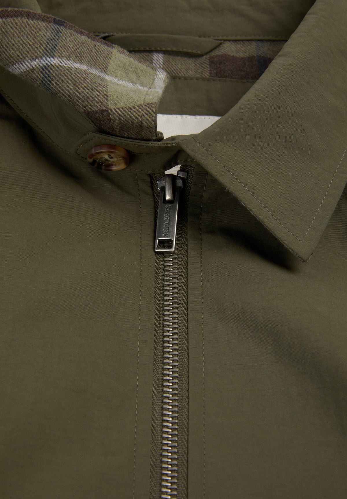 CHAQUETA DETALLE INTERIOR