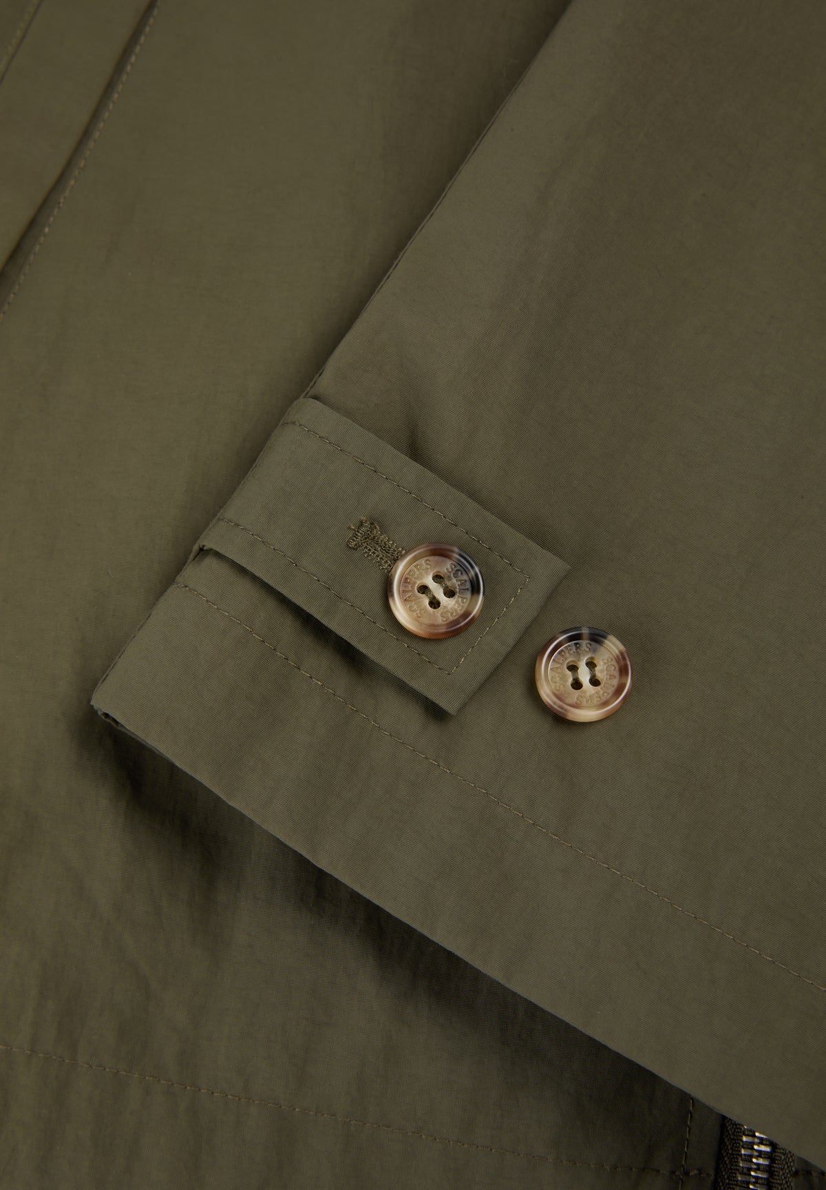 CHAQUETA DETALLE INTERIOR