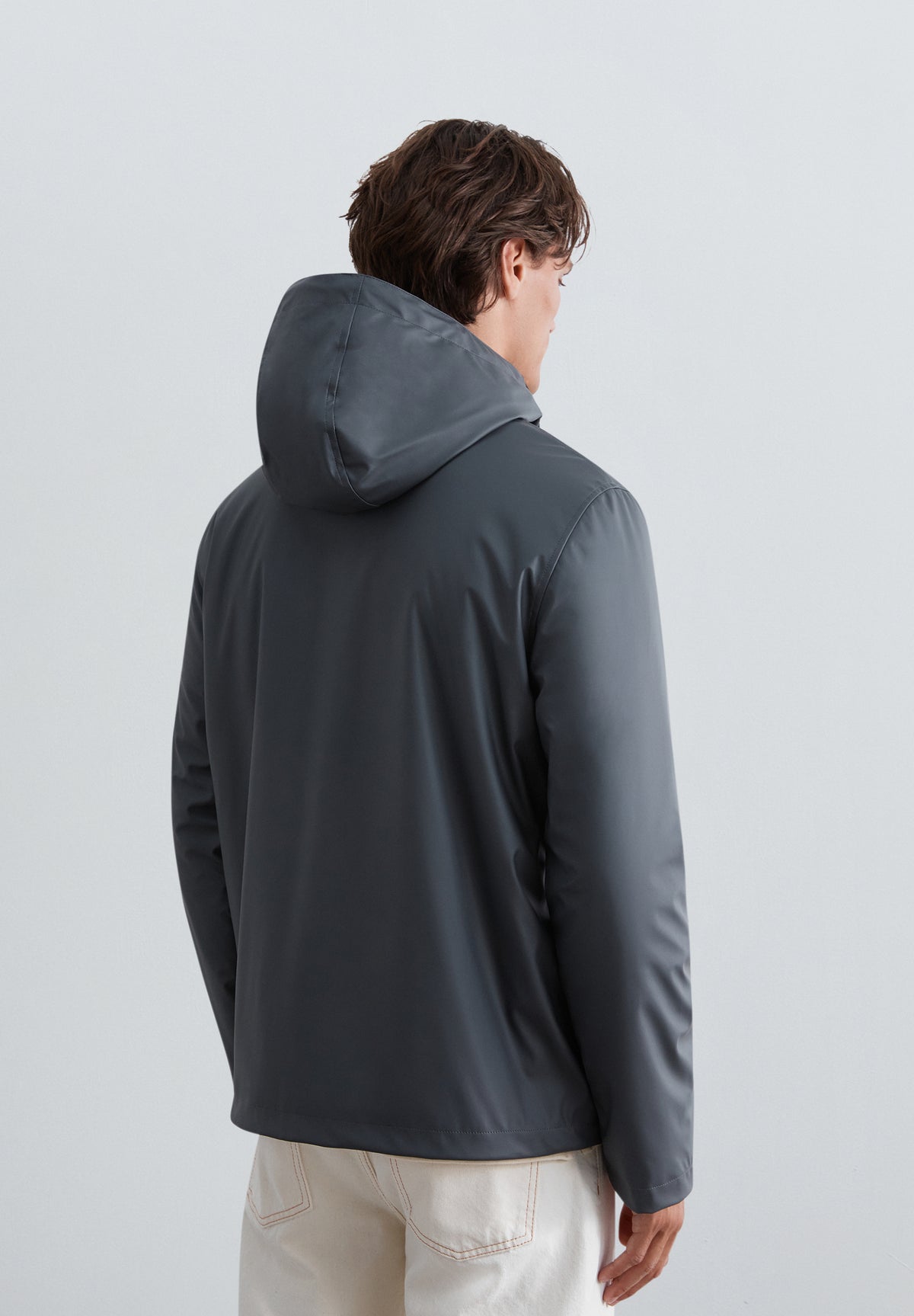PARKA IMPERMEABLE CON CAPUCHA