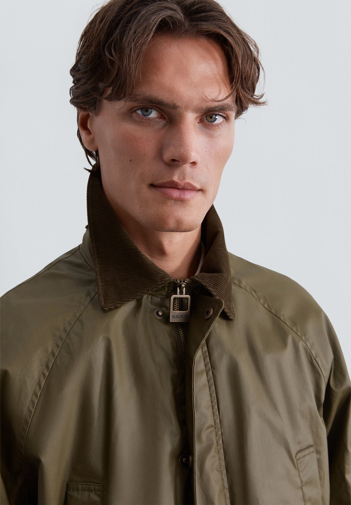 CHAQUETA RESINADA CUELLO PANA