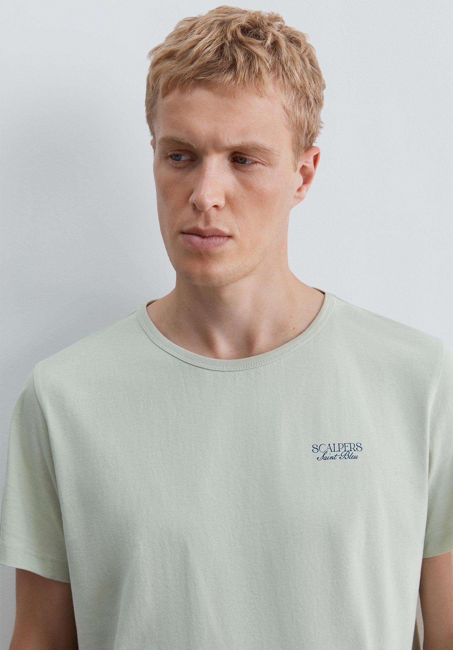 CAMISETA ESTAMPADO CONTRASTE