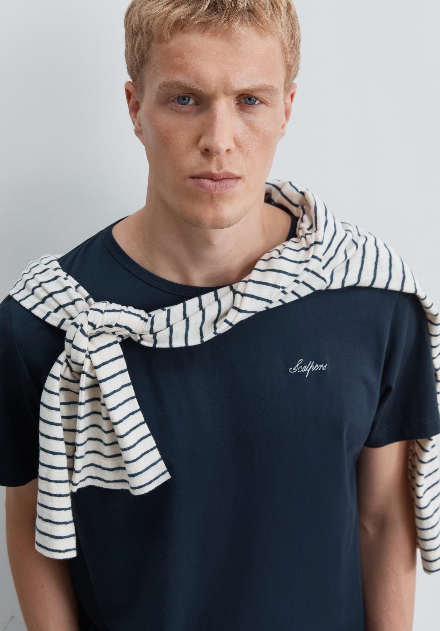 CAMISETA MANGA CORTA LOGO BORDADO