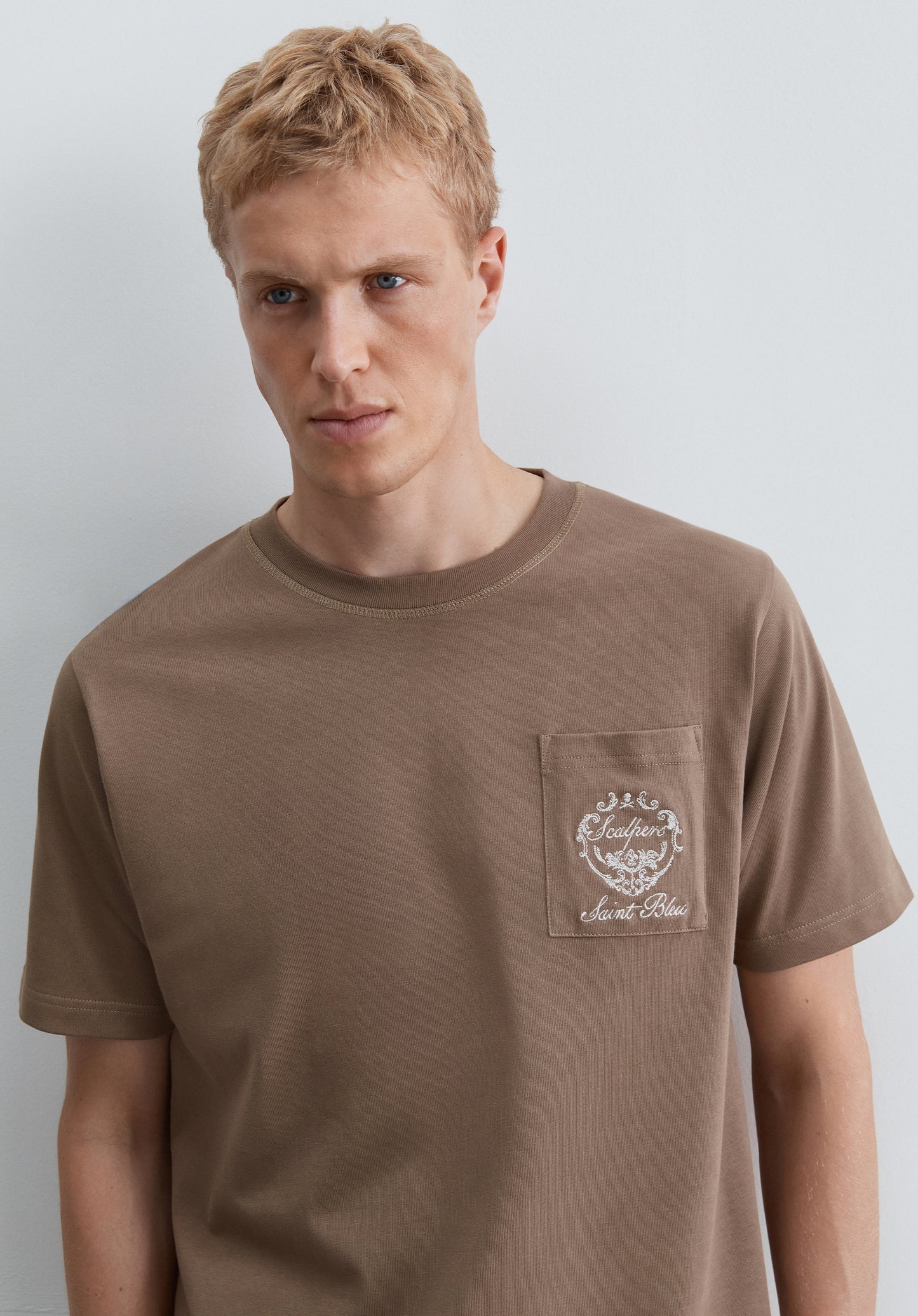 CAMISETA BORDADO BOXY FIT