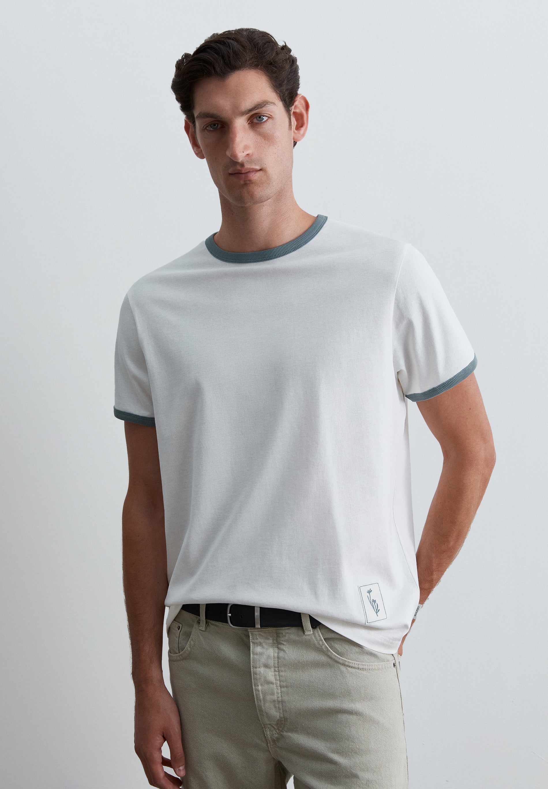 CAMISETA RIB A CONTRASTE