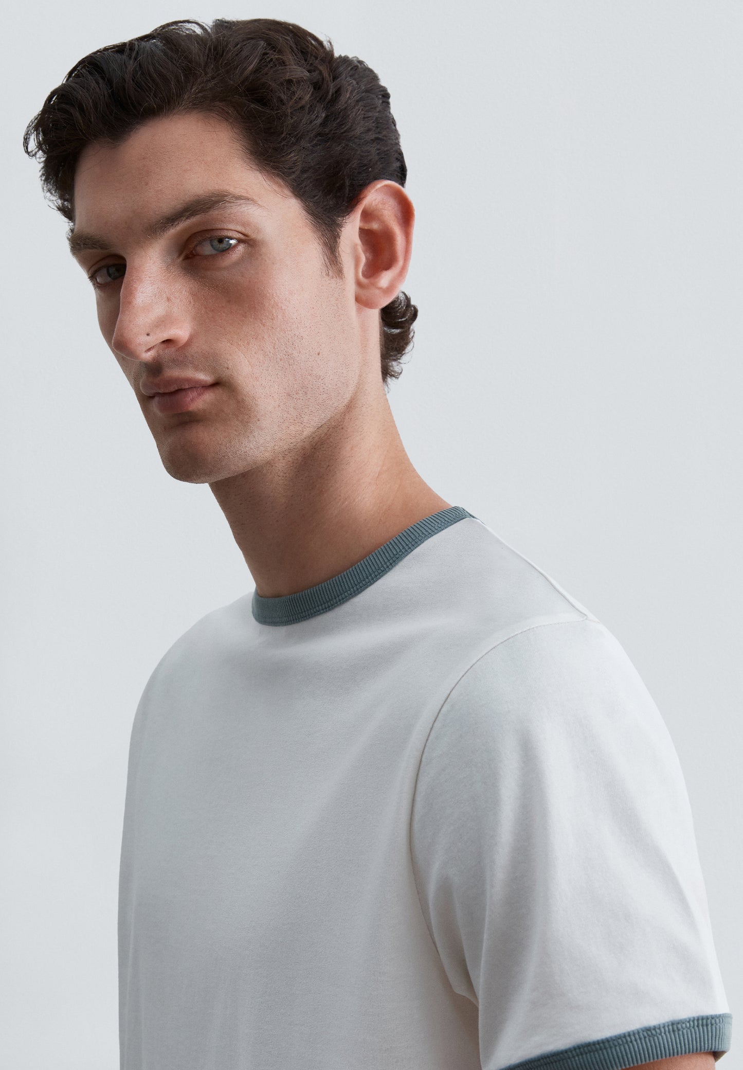 CAMISETA RIB A CONTRASTE