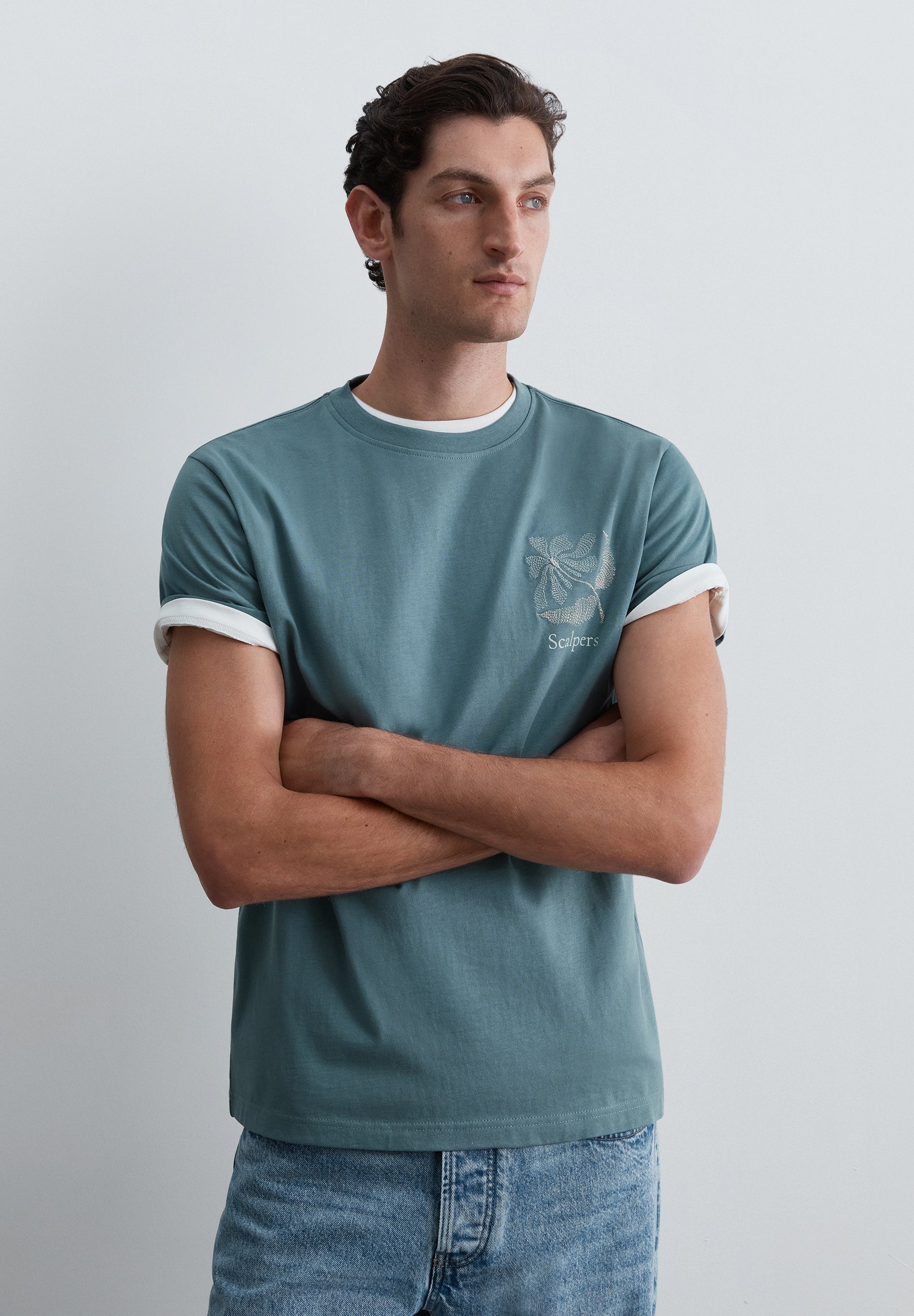 CAMISETA REGULAR FIT BORDADO