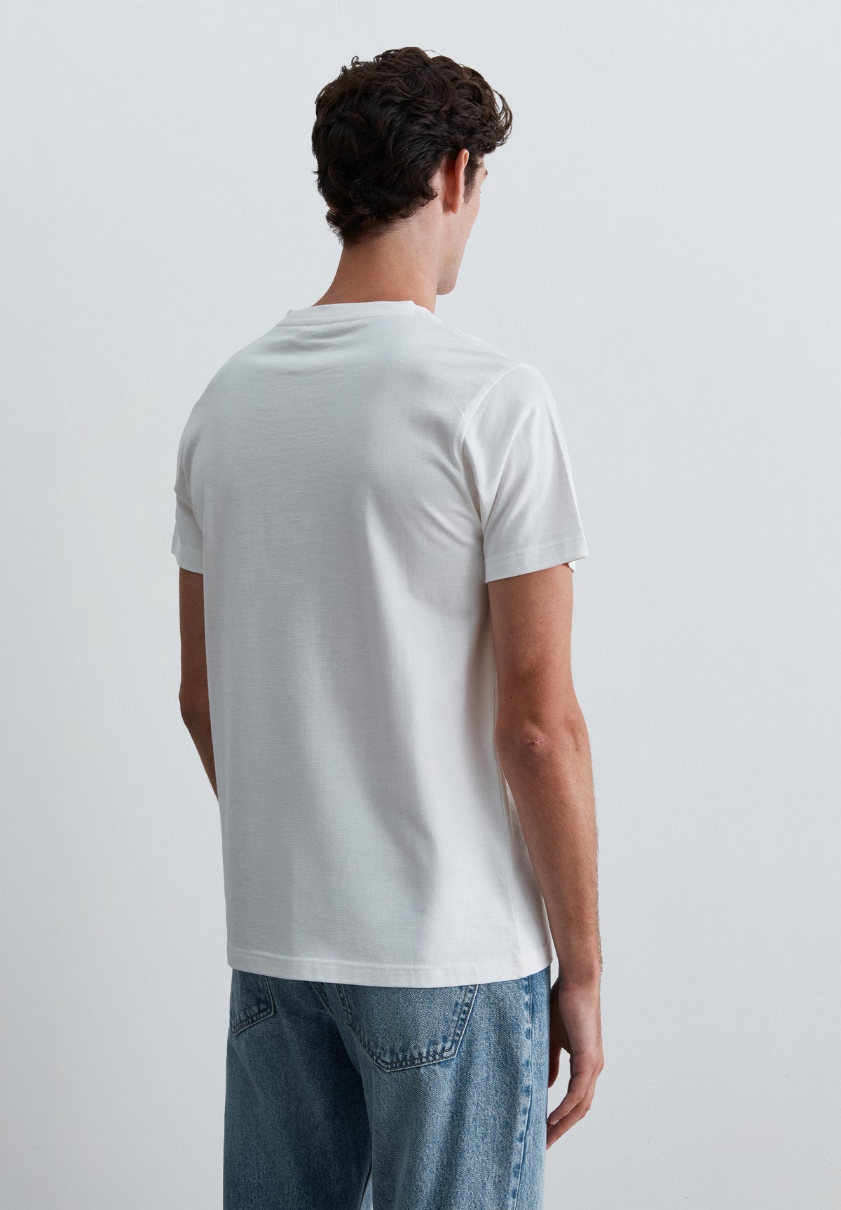 CAMISETA REGULAR FIT BORDADO