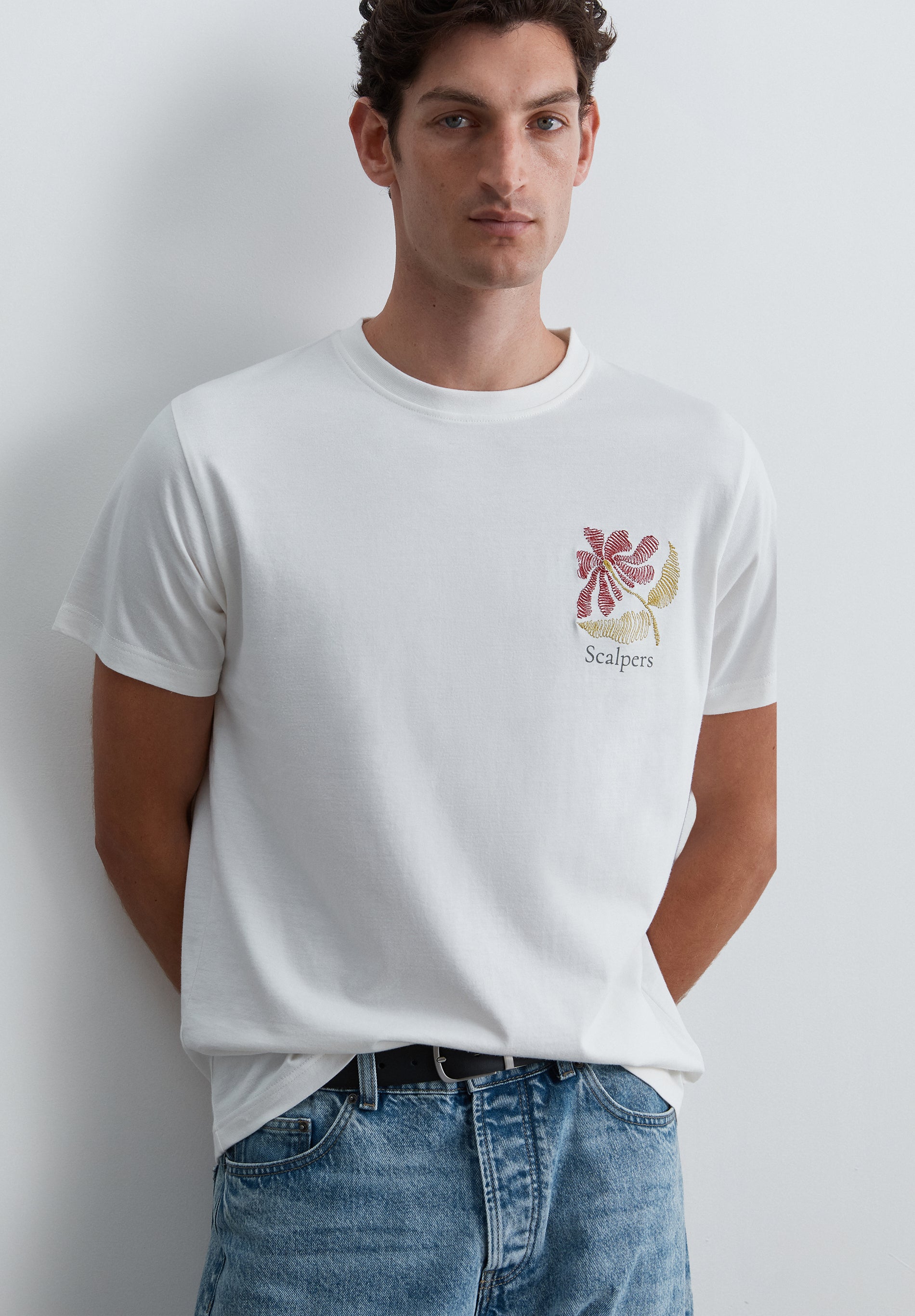 CAMISETA REGULAR FIT BORDADO