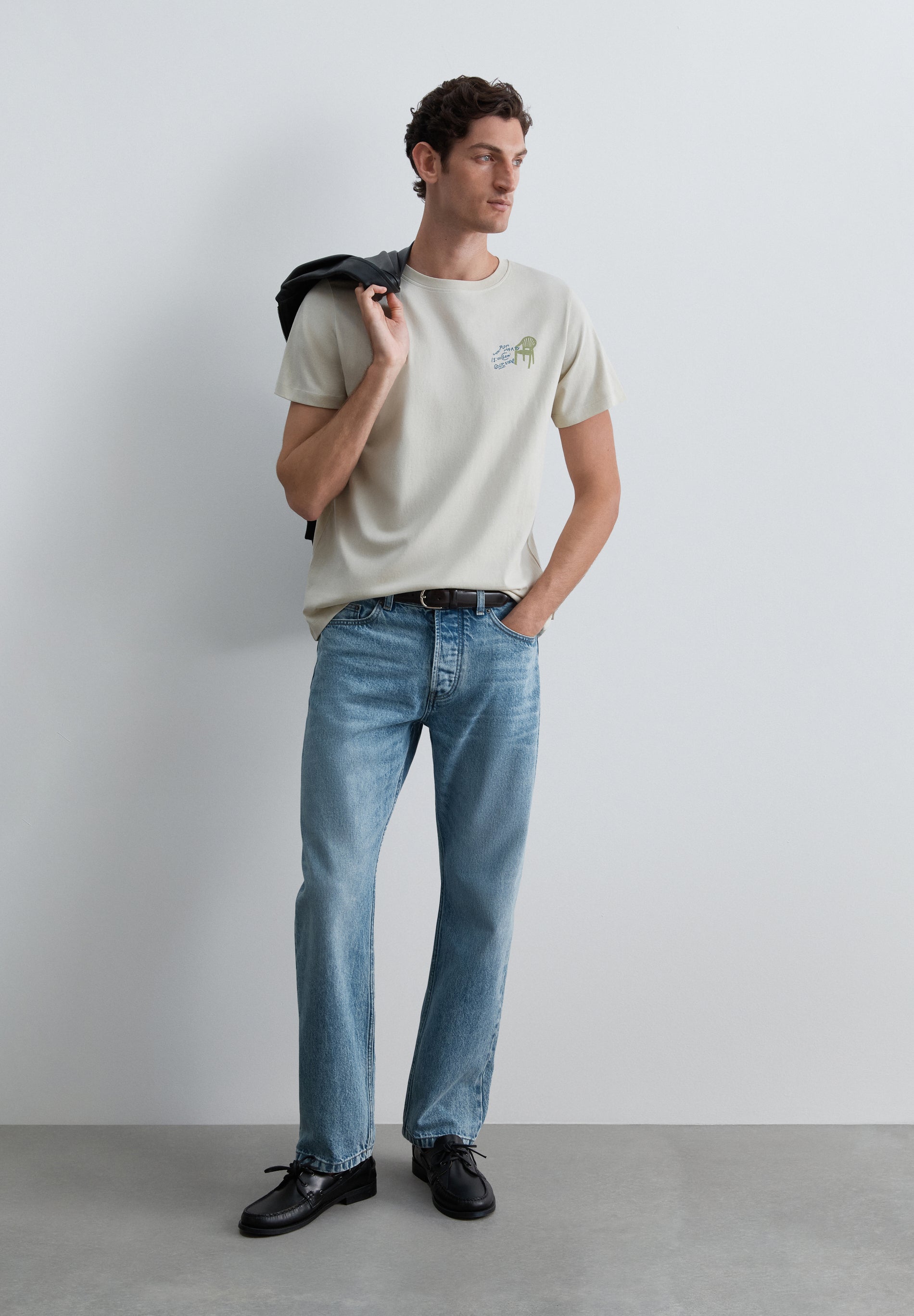 CAMISETA REGULAR FIT PRINT CONTRASTE