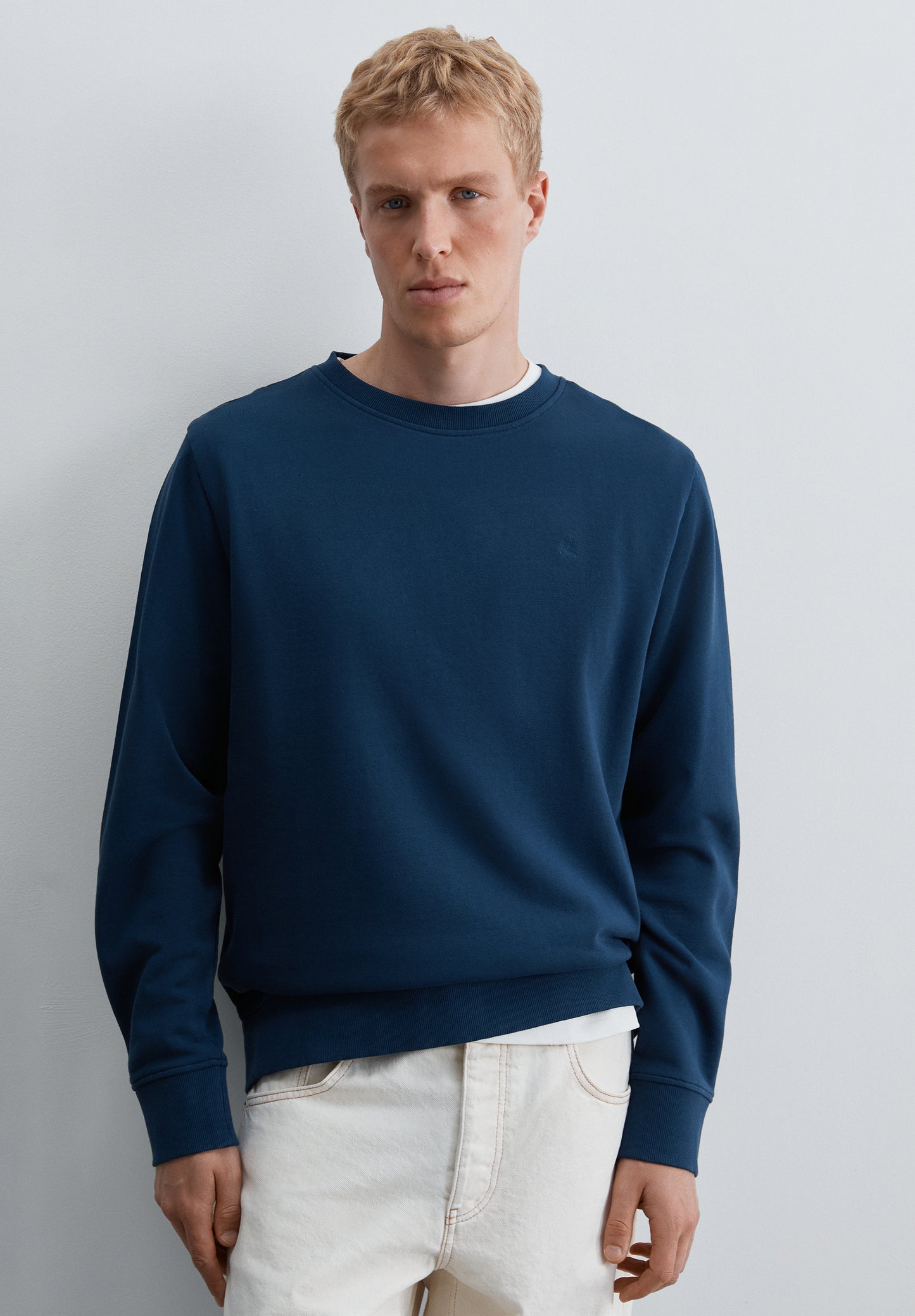 SUDADERA LOGO EN RELIEVE