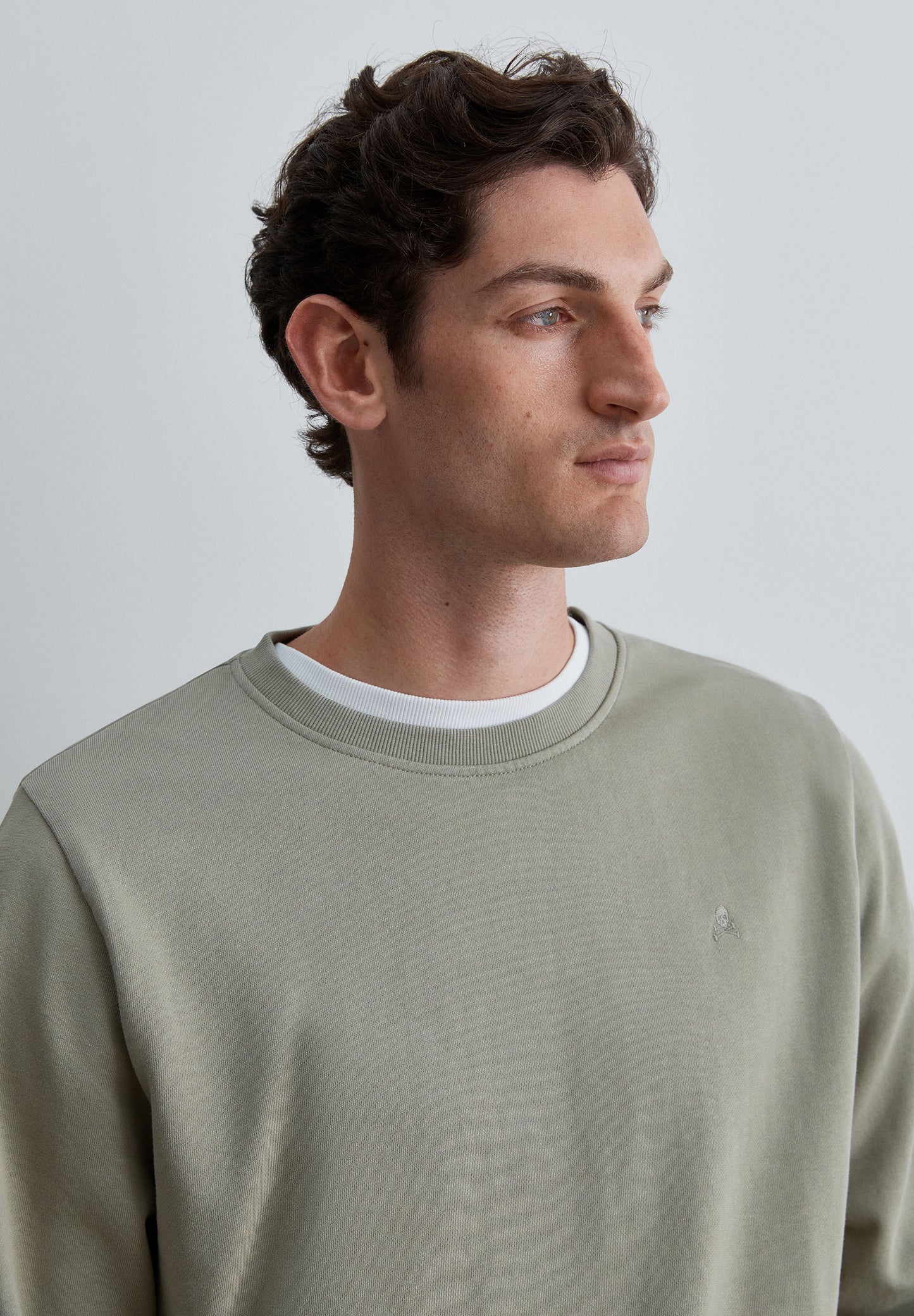 SUDADERA LOGO EN RELIEVE