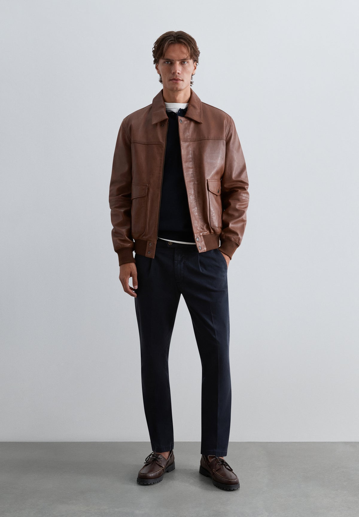 PANTALÓN CHINO PINZAS