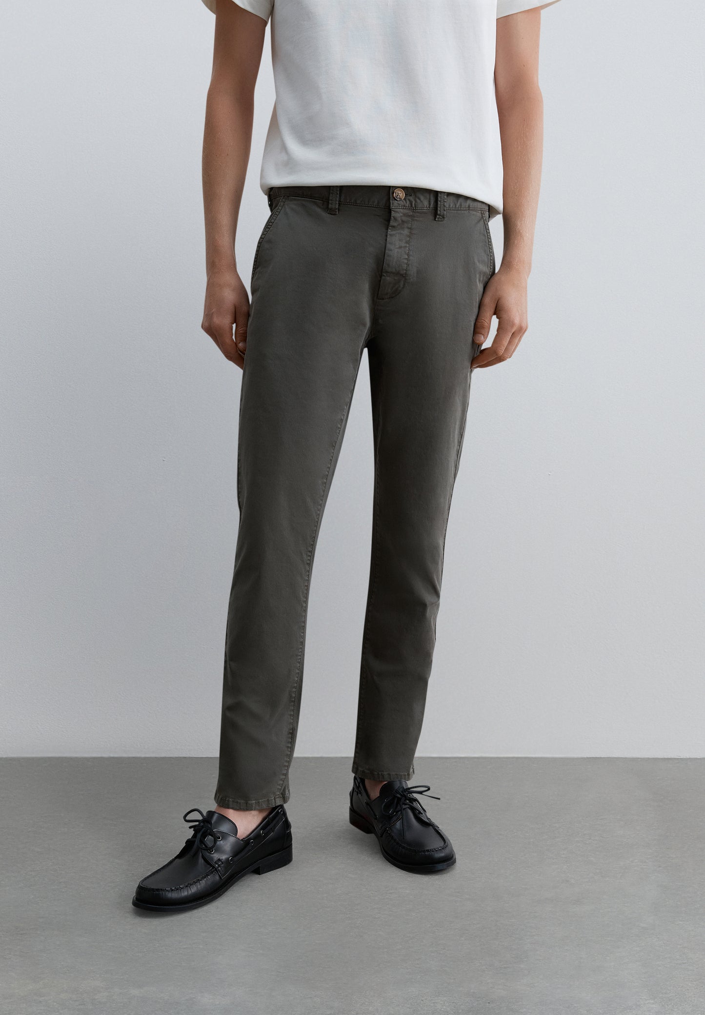PANTALÓN CHINO SLIM FIT
