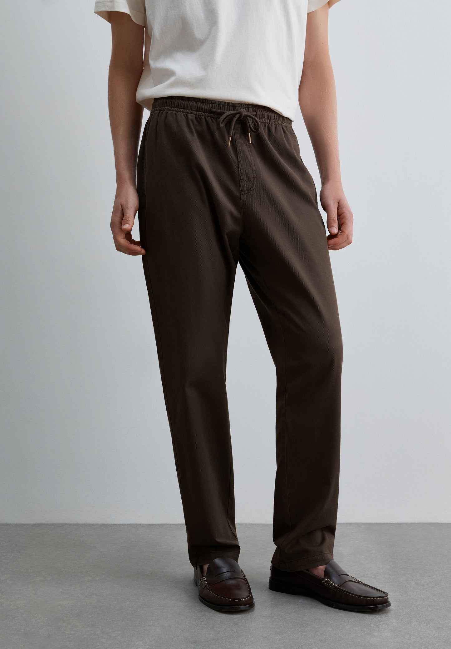 PANTALÓN RELAXED FIT CON CORDÓN