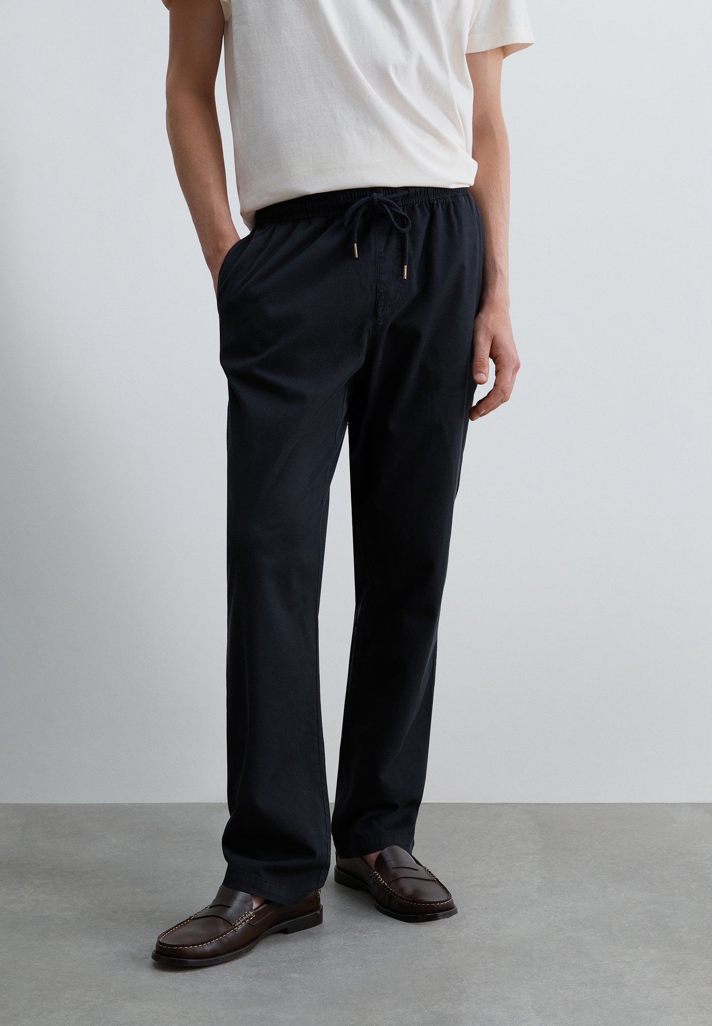 PANTALÓN RELAXED FIT CON CORDÓN