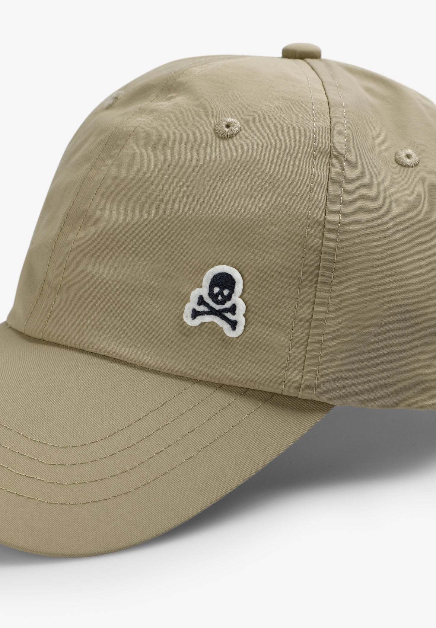 GORRA CALAVERA BORDADA