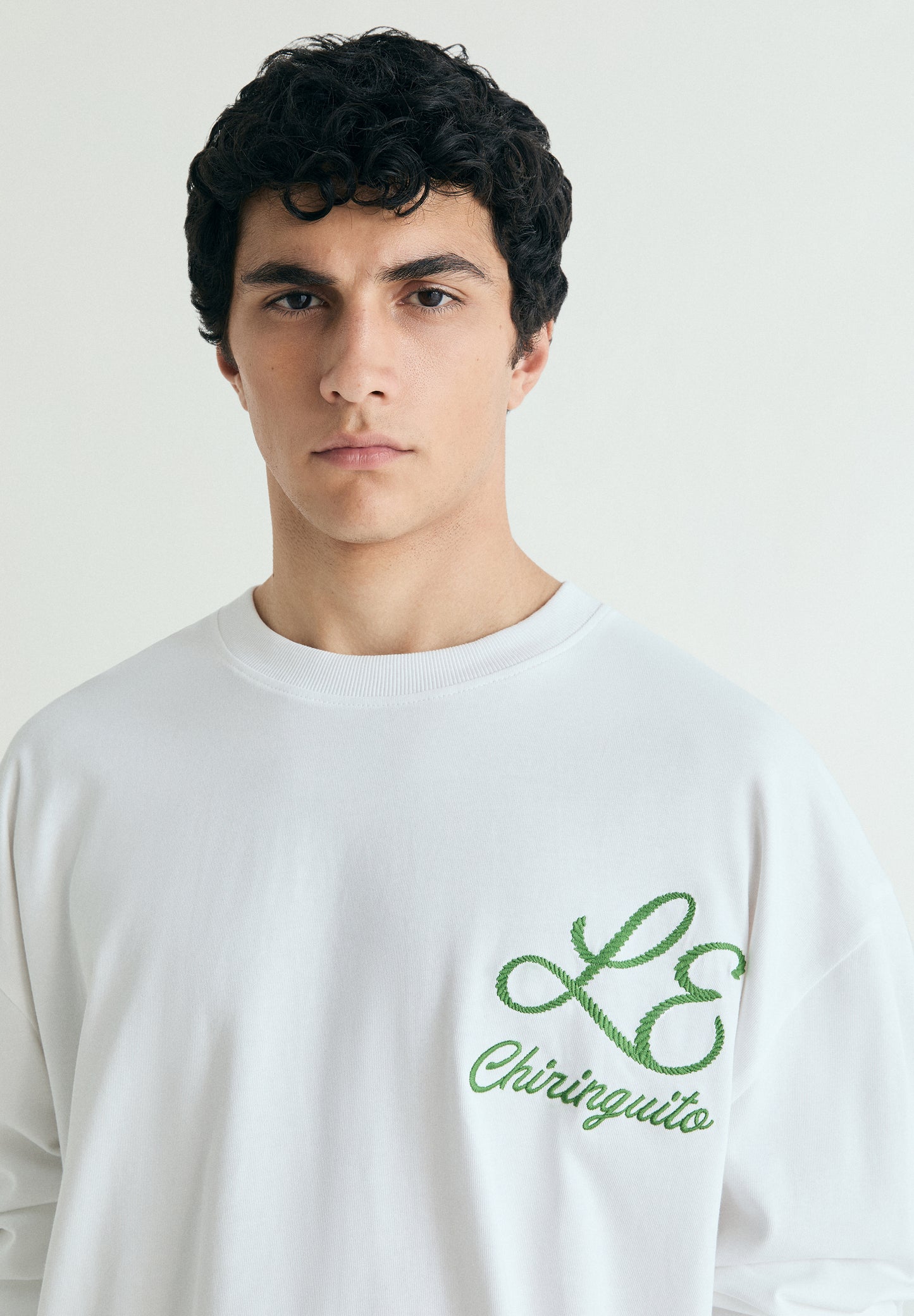 CAMISETA BORDADA BOXY | LE CHIRINGUITO