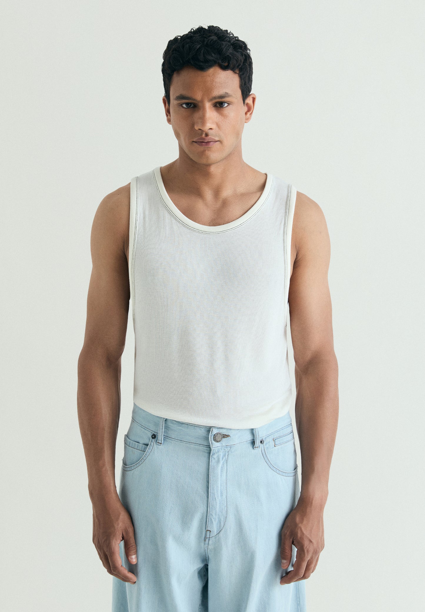 CAMISETA TANK COSTURAS CONTRASTE