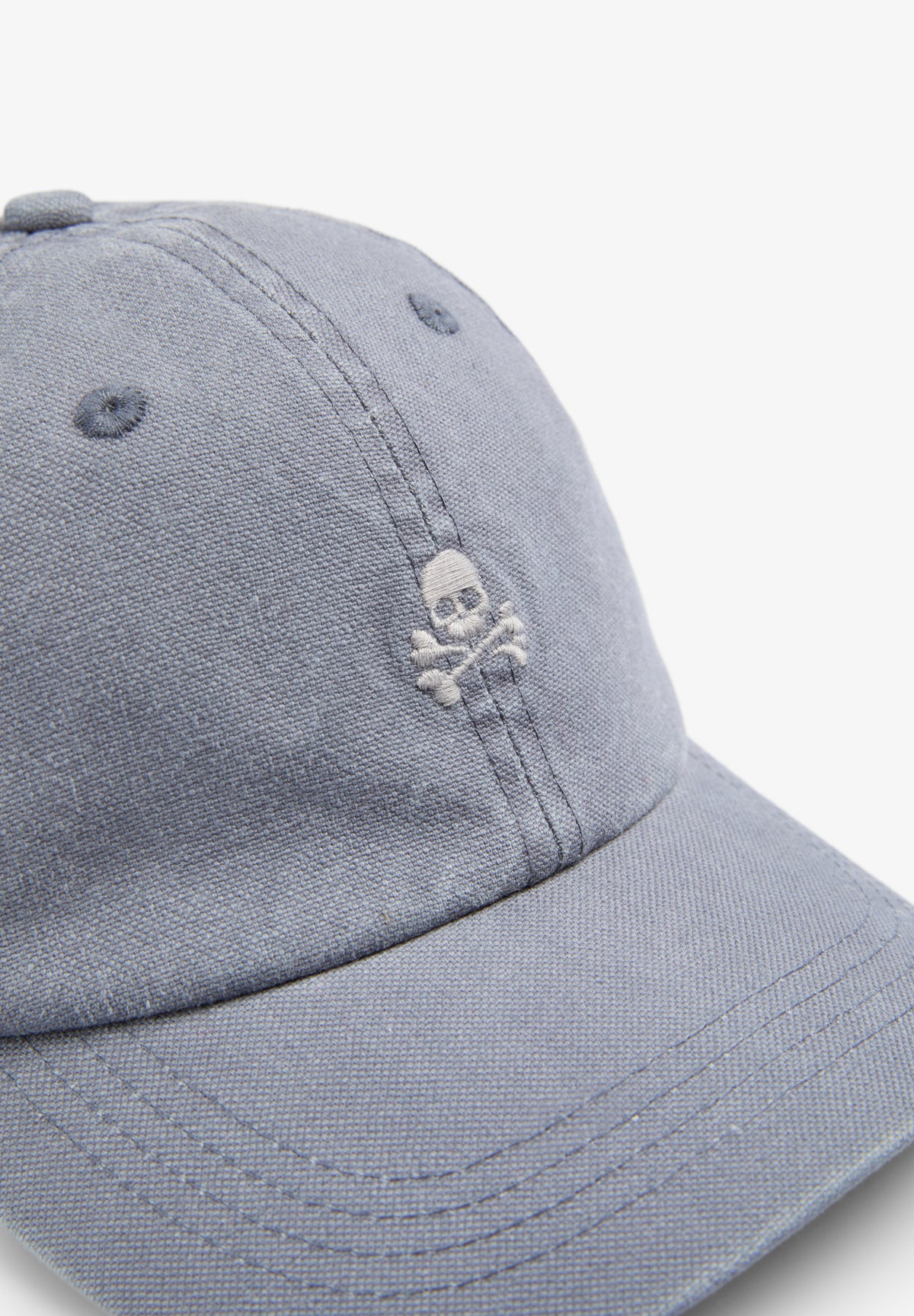 GORRA CALAVERA BORDADA