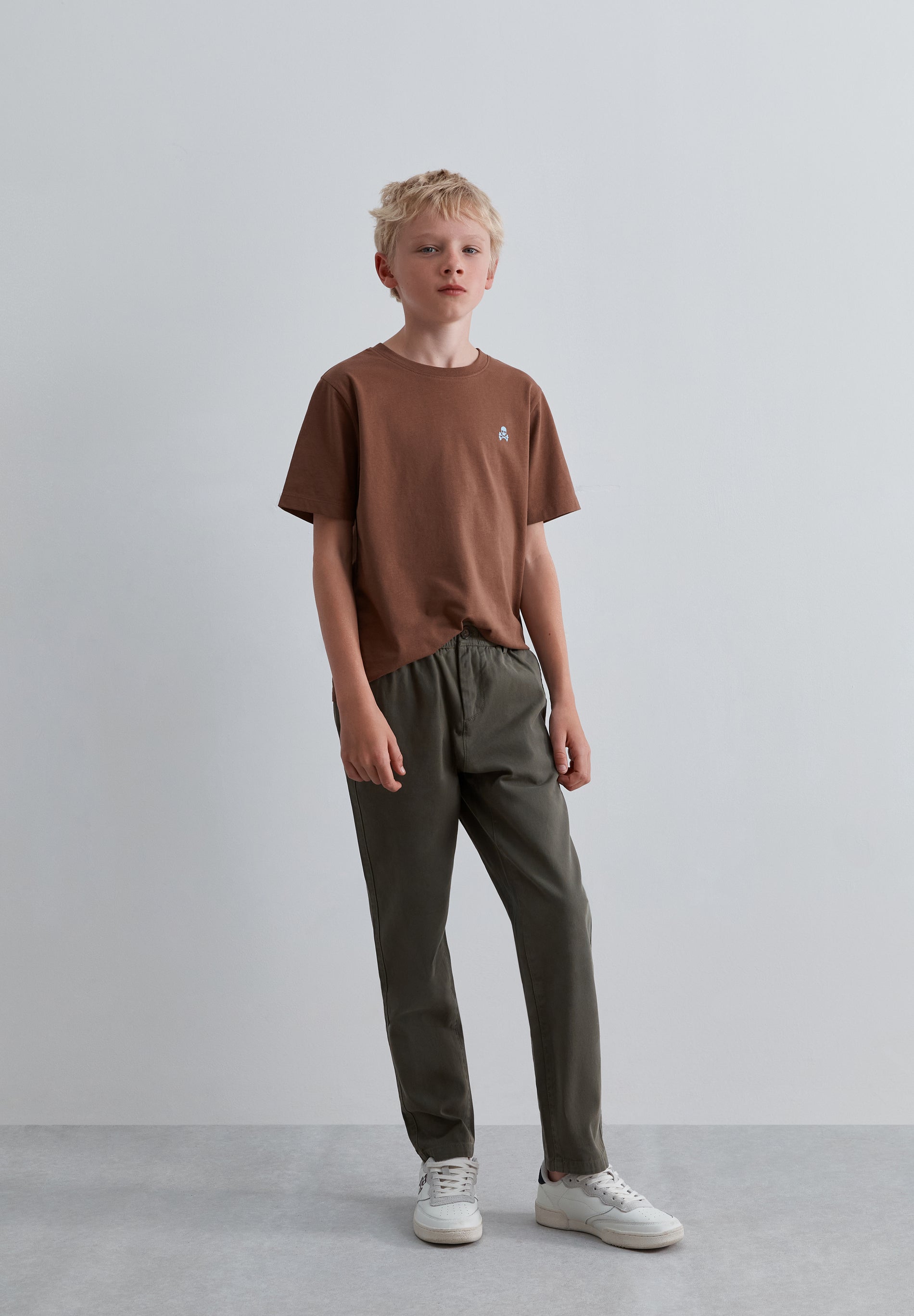 PANTALÓN CHINO RELAXED