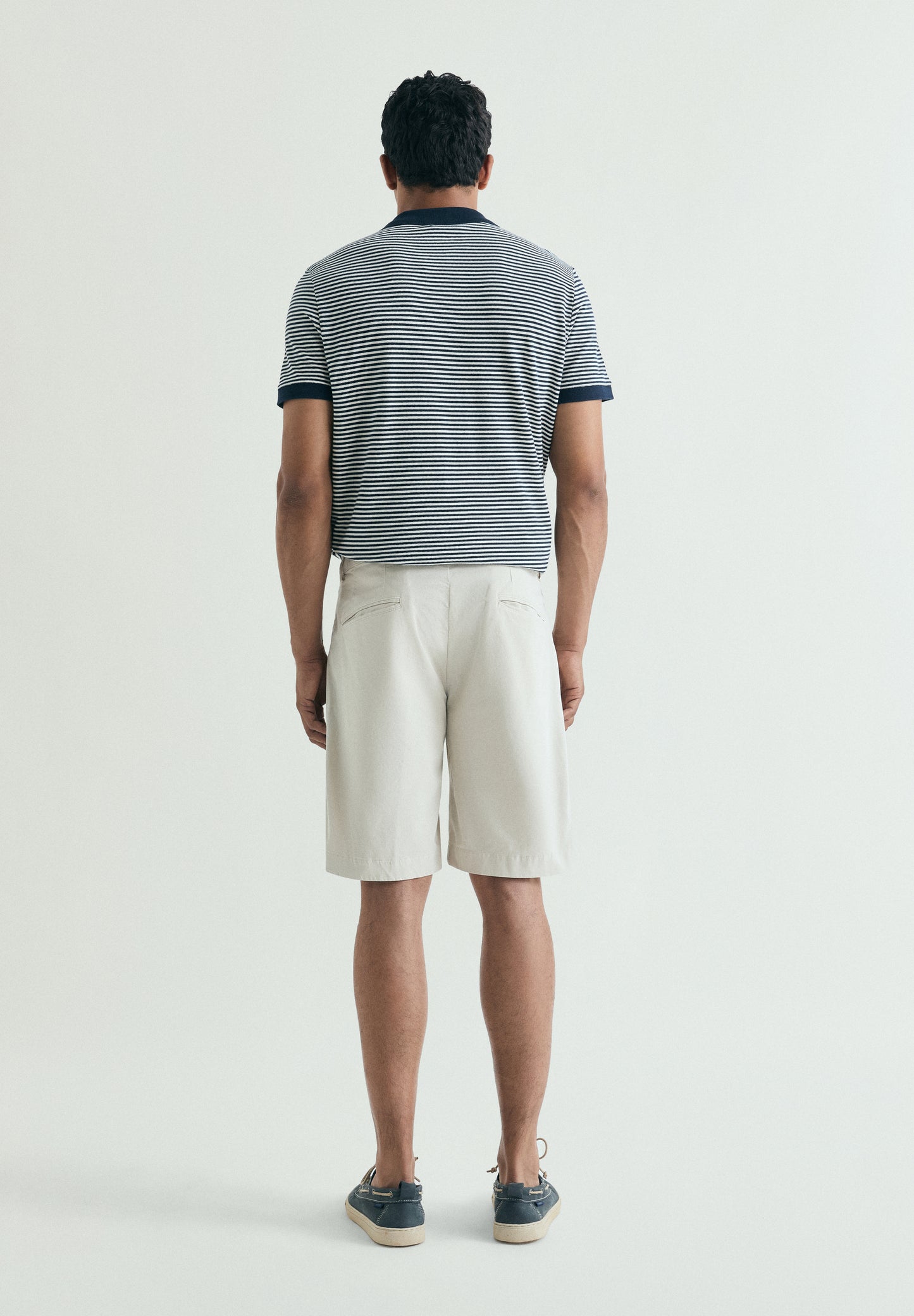 BERMUDAS PINZAS FRONTALES