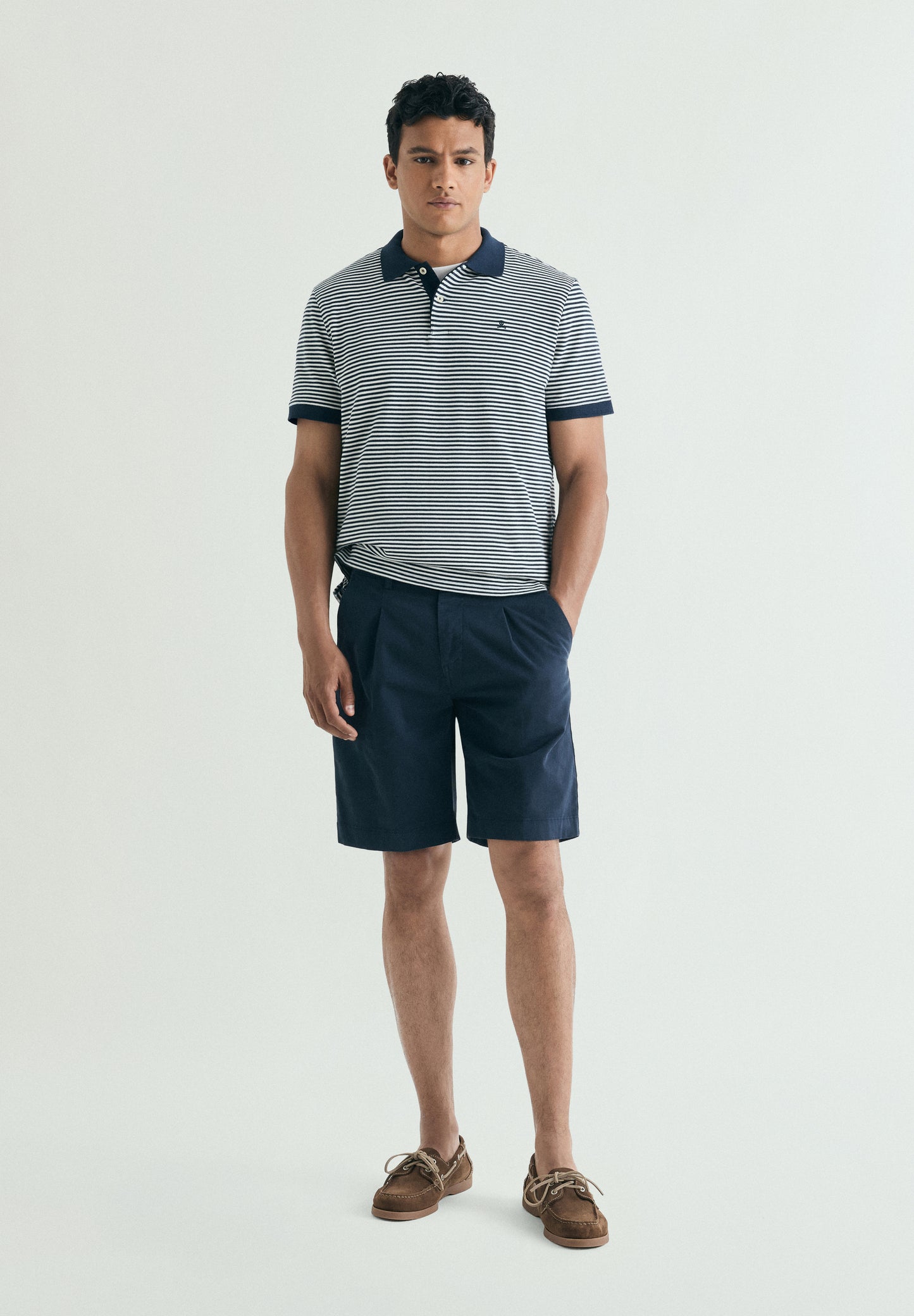 BERMUDAS PINZAS FRONTALES