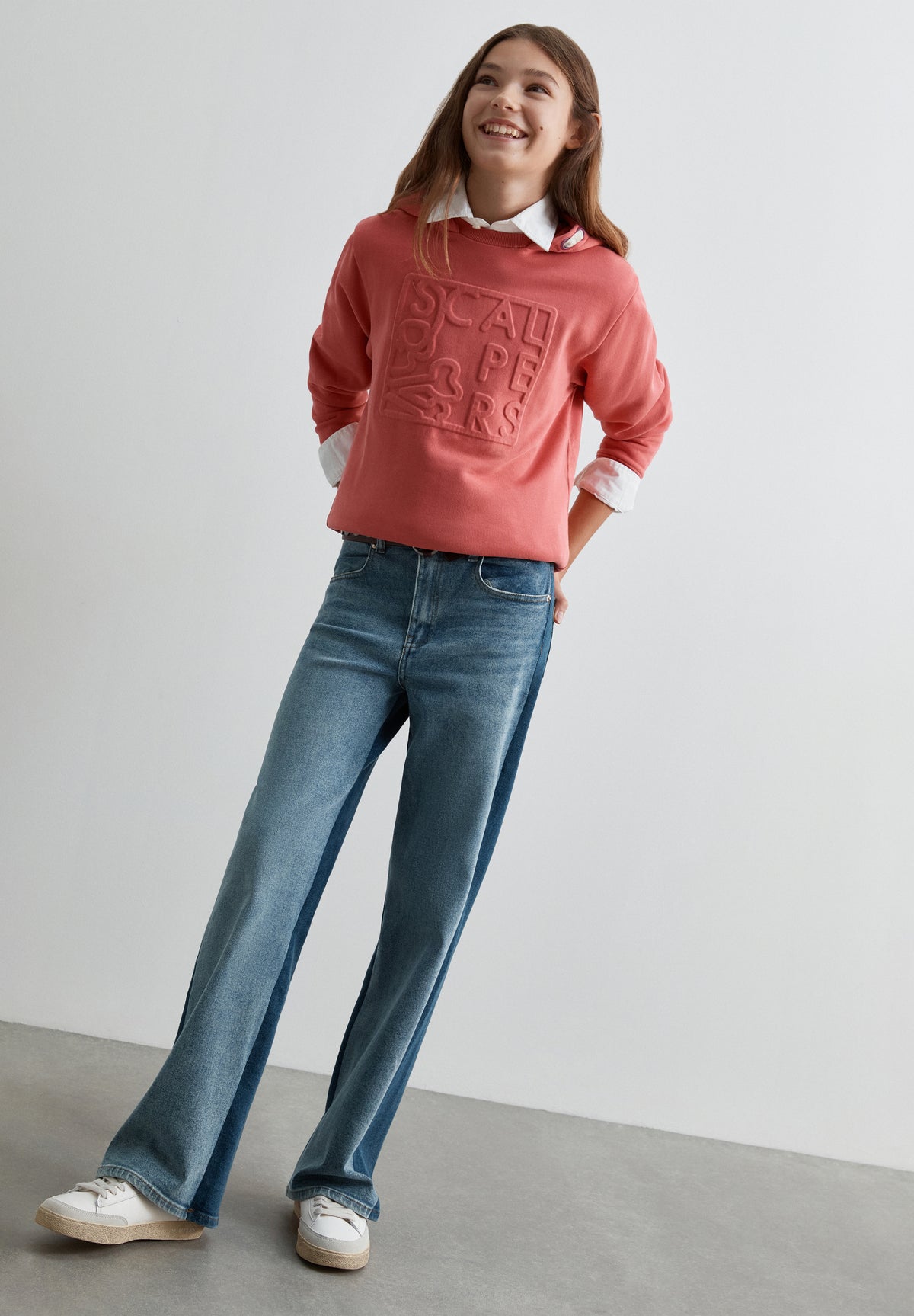 SUDADERA CON CAPUCHA RELIEVE