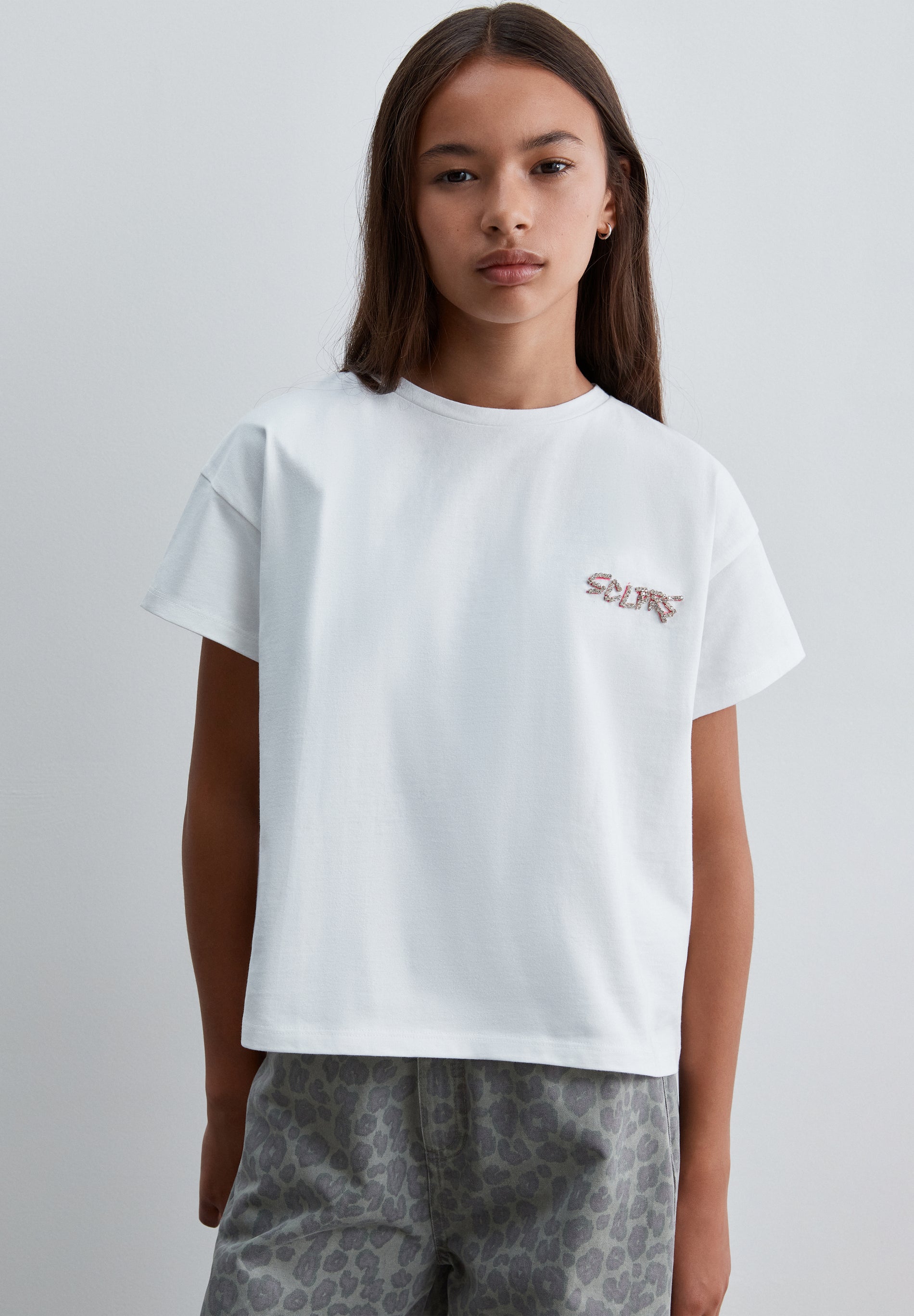 CAMISETA DETALLE STRASS