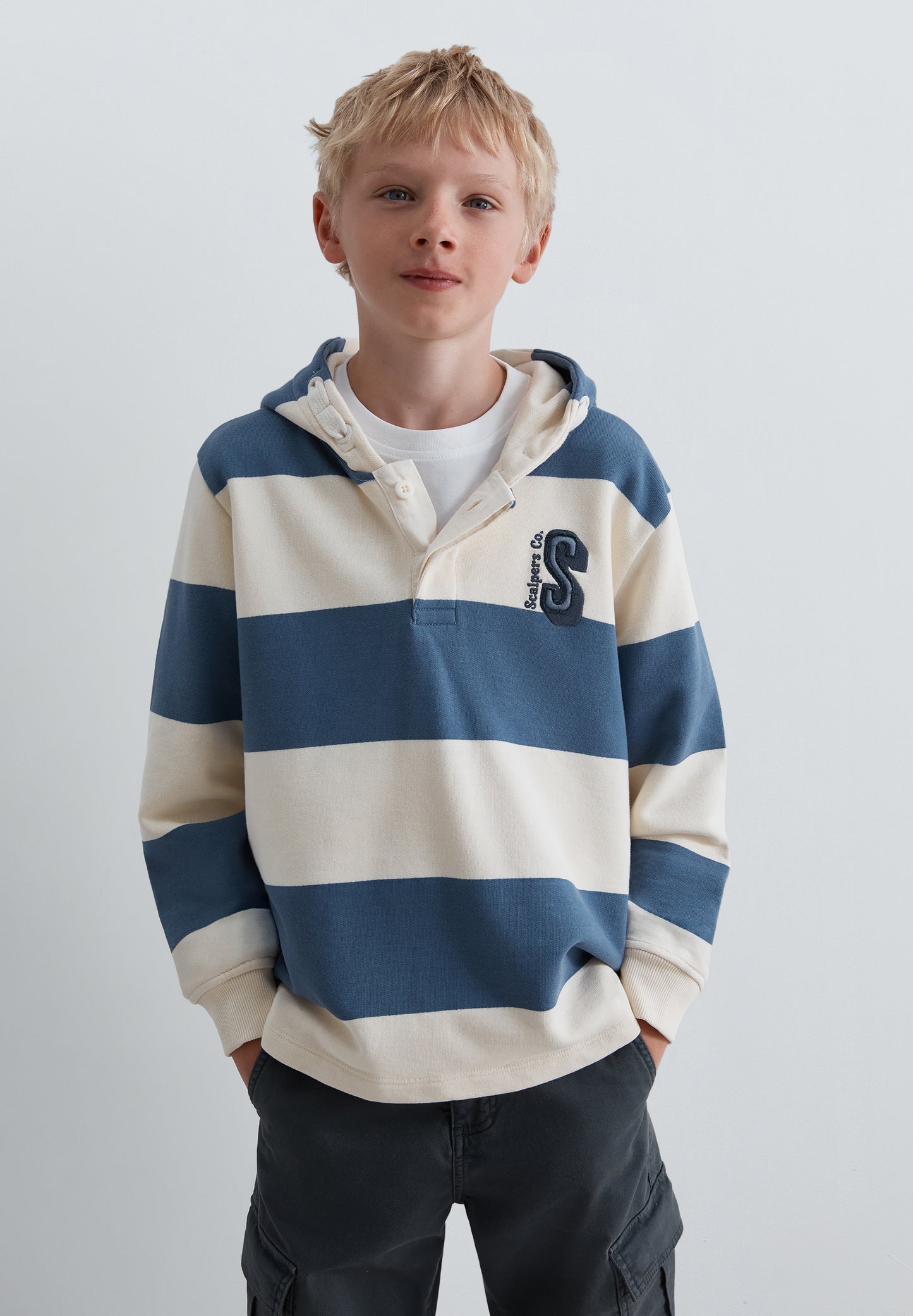 SUDADERA A RAYAS CON CAPUCHA