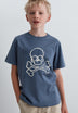 CAMISETA ESTAMPADA DETALLE TRASERO