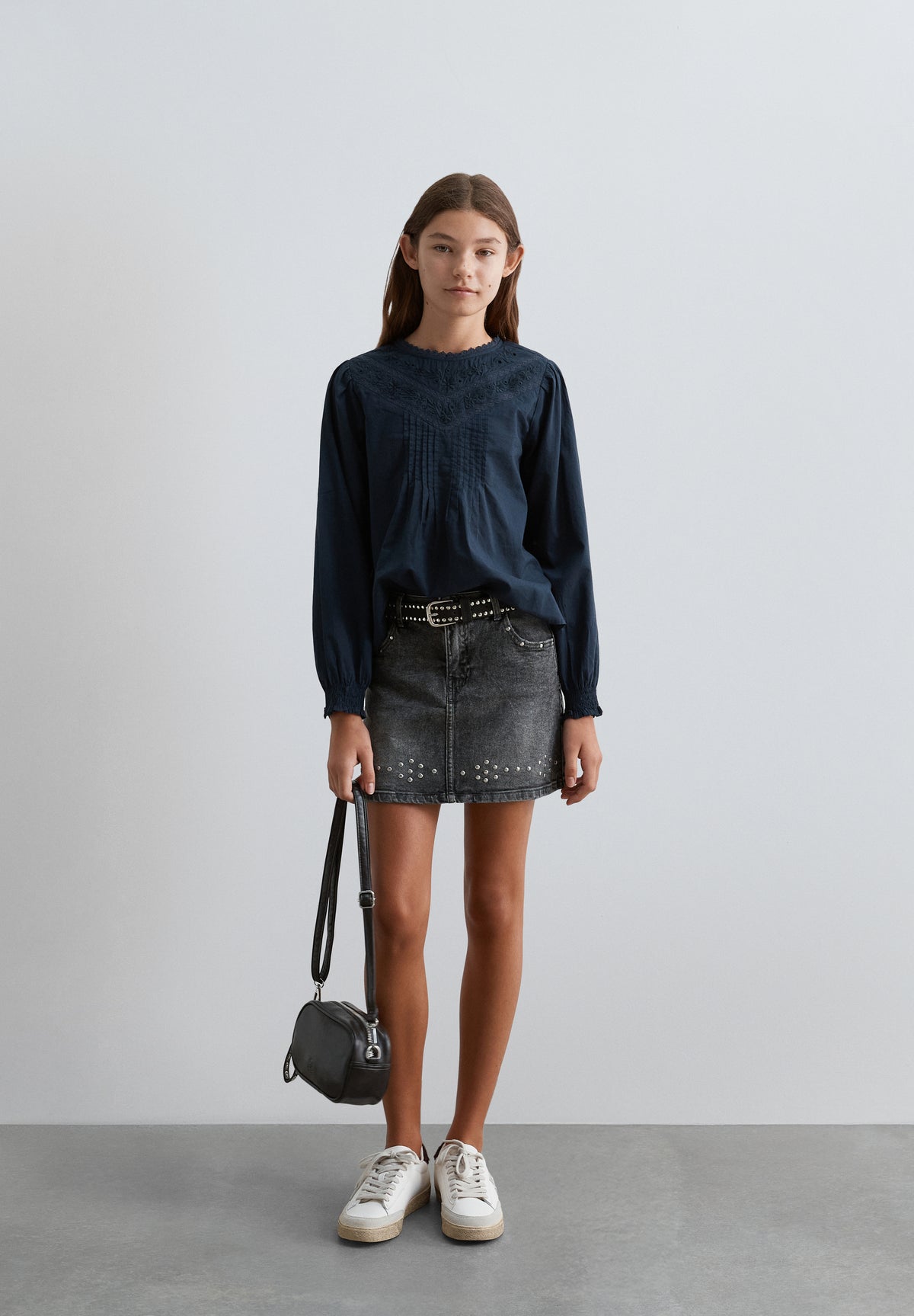 BLUSA ROMÁNTICA BORDADOS