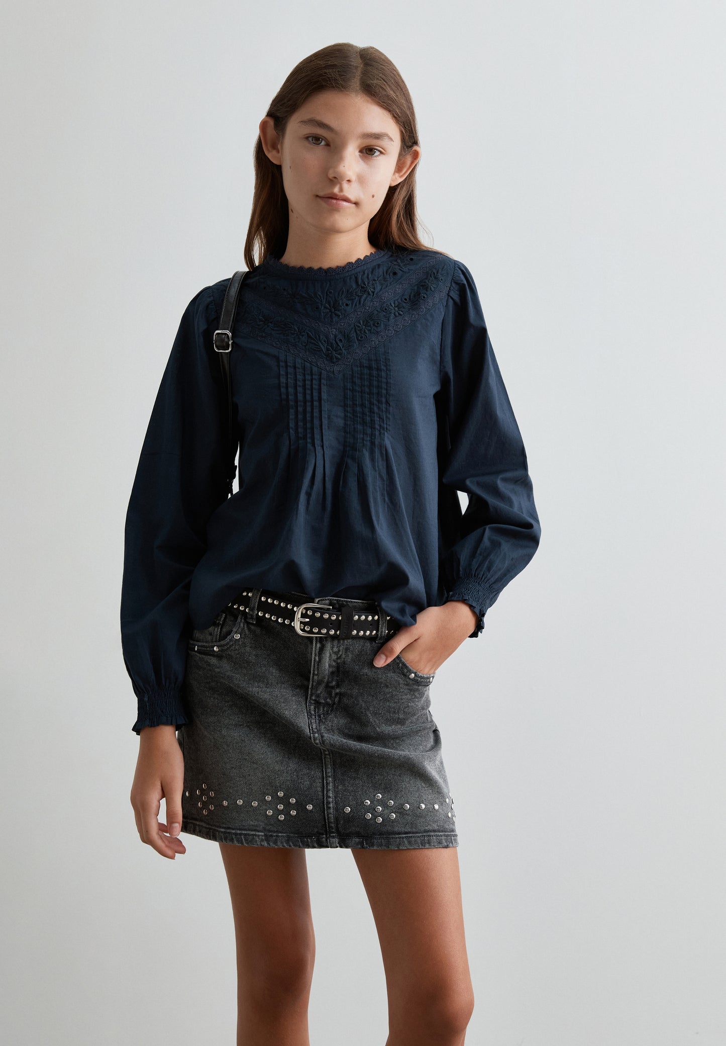 BLUSA ROMÁNTICA BORDADOS