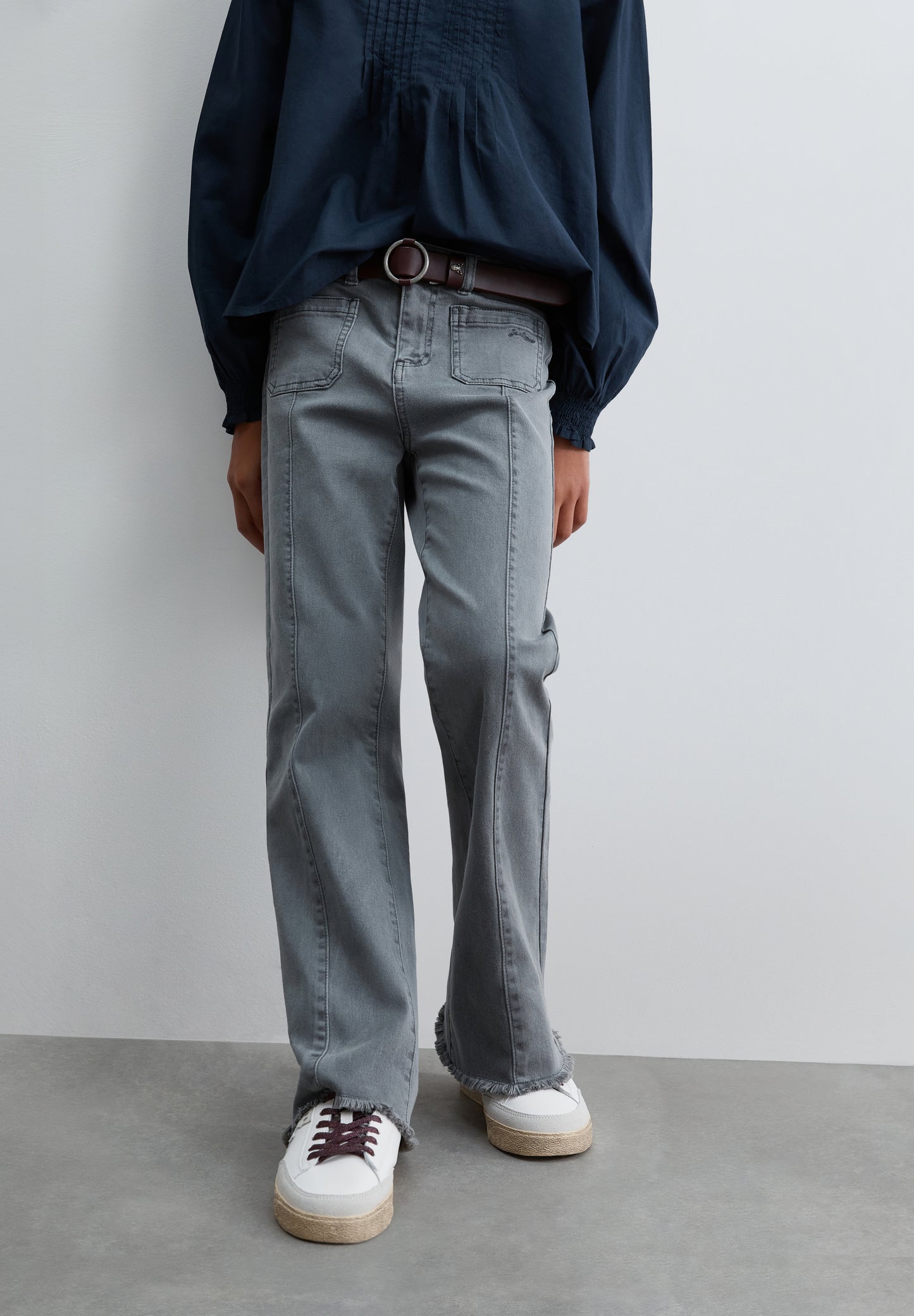 PANTALÓN FLARE COSTURAS