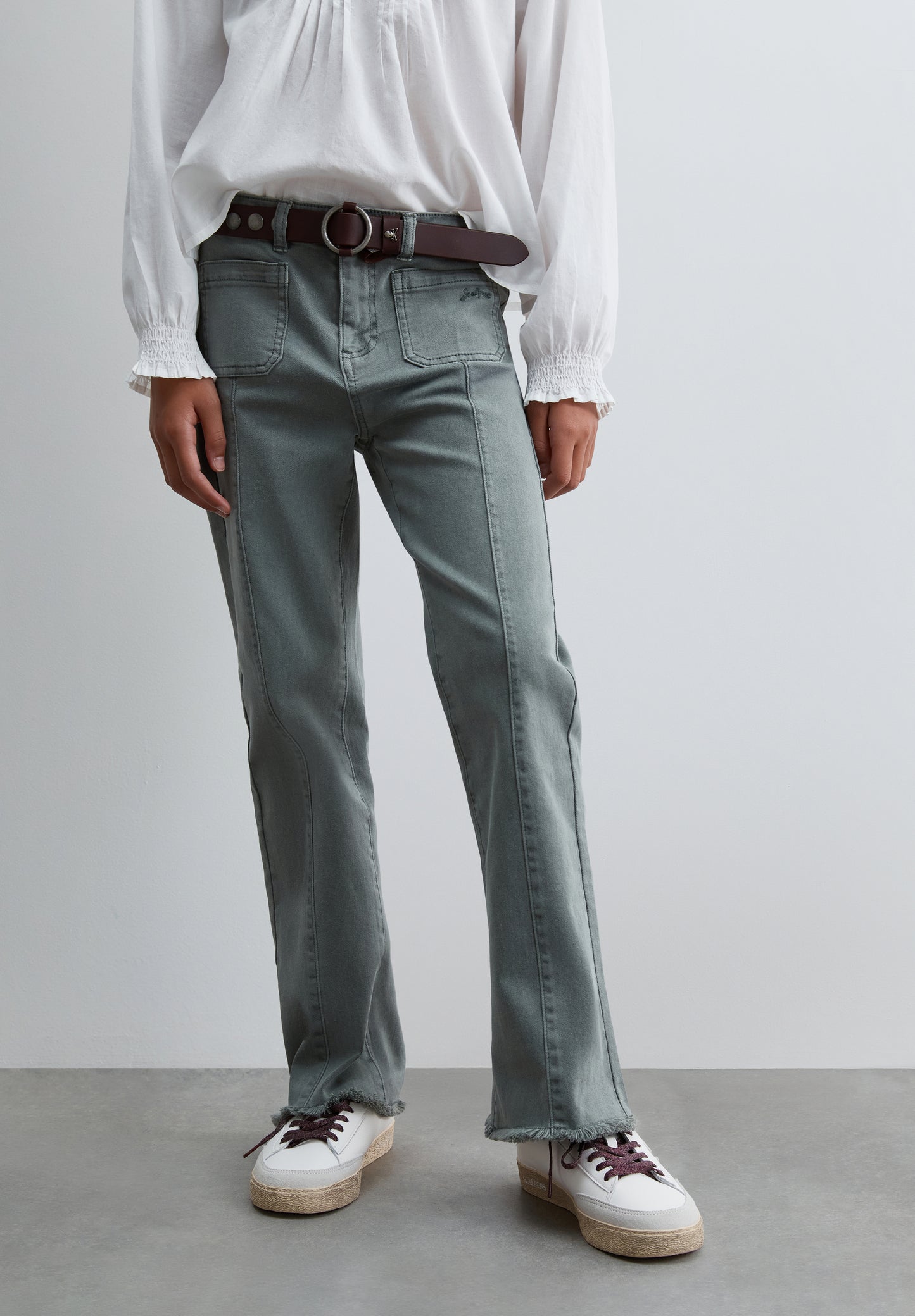 PANTALÓN FLARE COSTURAS