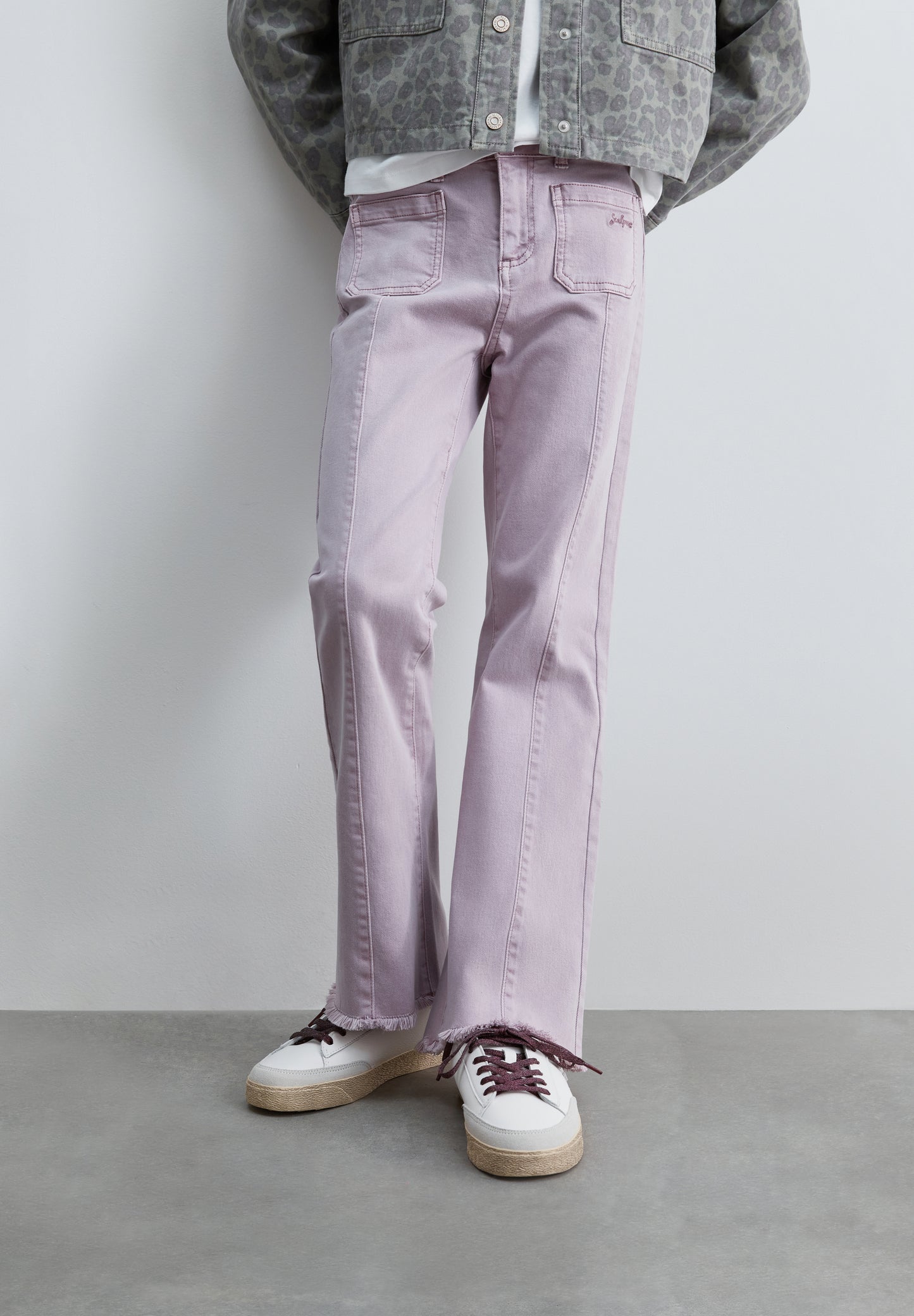 PANTALÓN FLARE COSTURAS