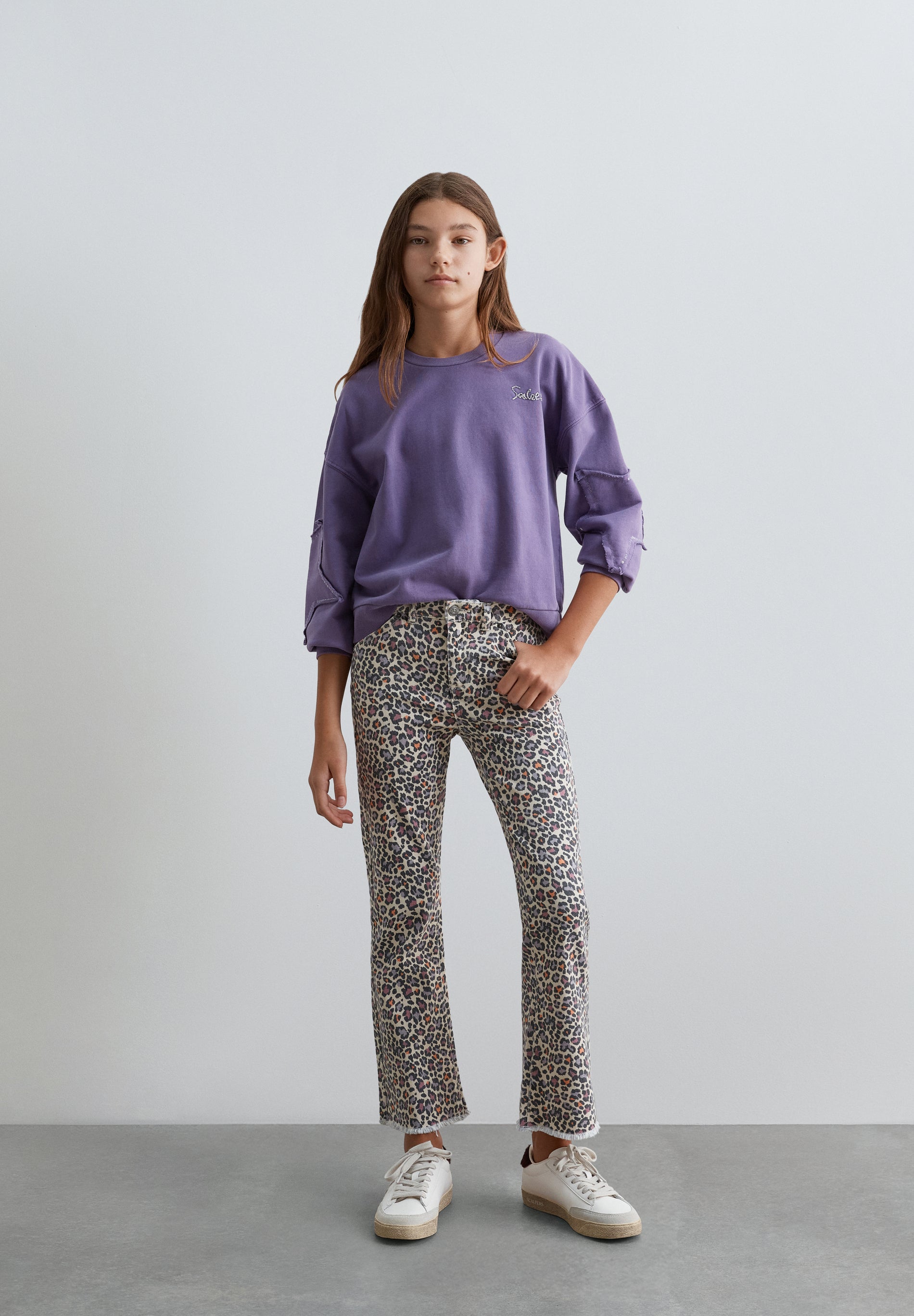 PANTALÓN FLARE ESTAMPADO ANIMAL