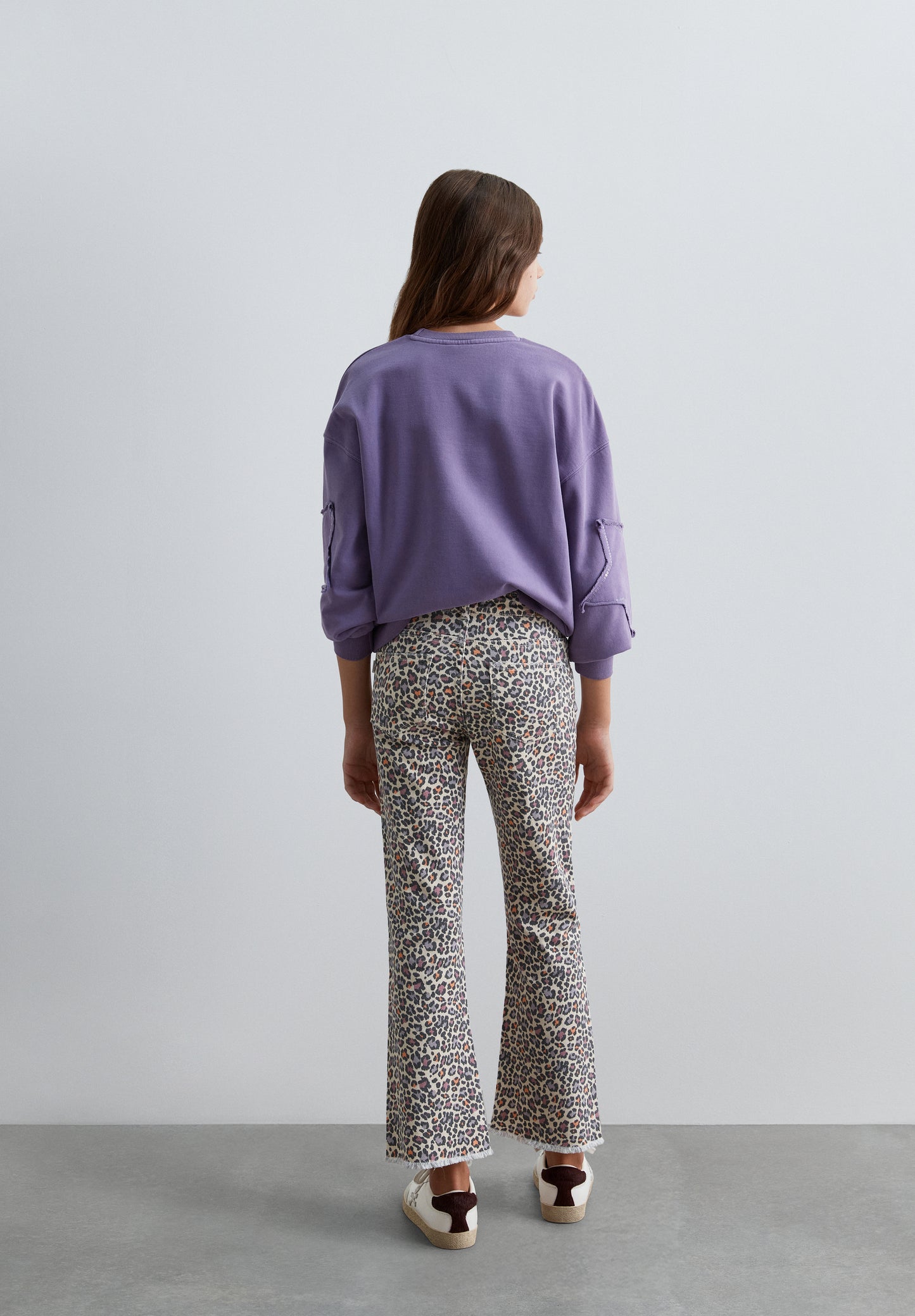 PANTALÓN FLARE ESTAMPADO ANIMAL