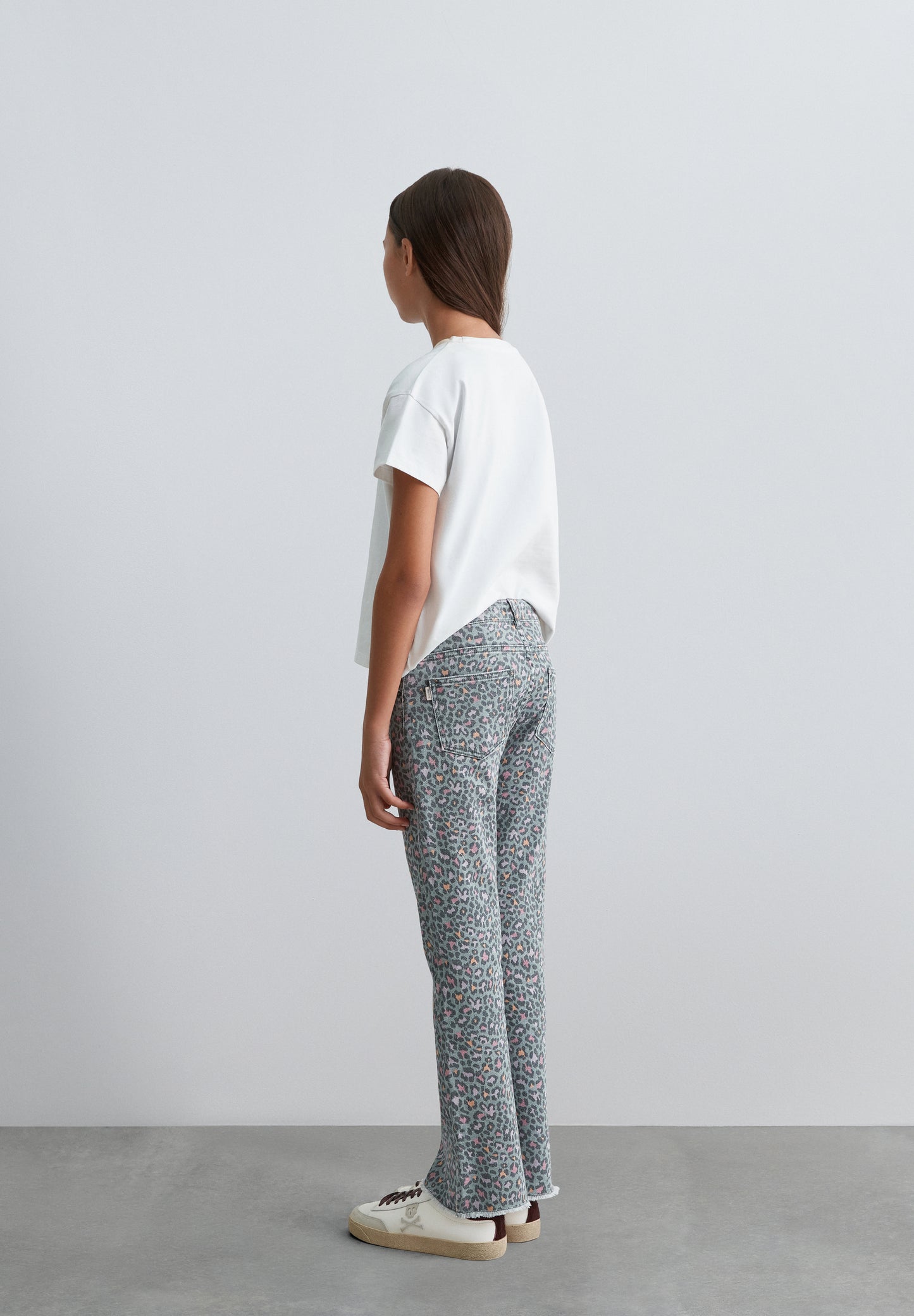 PANTALÓN FLARE ESTAMPADO ANIMAL