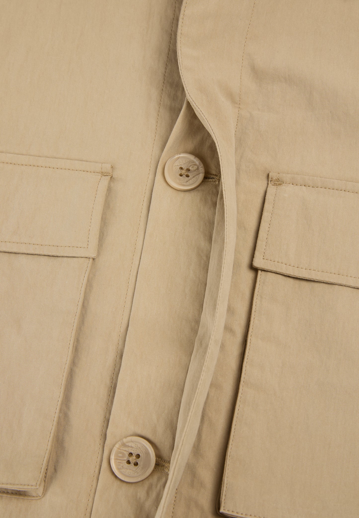 SOBRECAMISA TÉCNICA BOLSILLOS