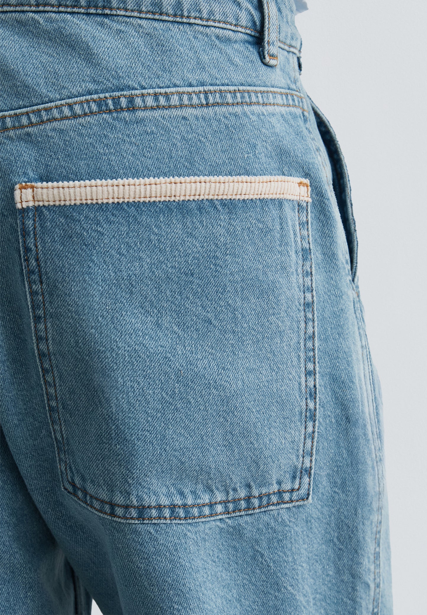 JEAN WASHED REGULAR FIT