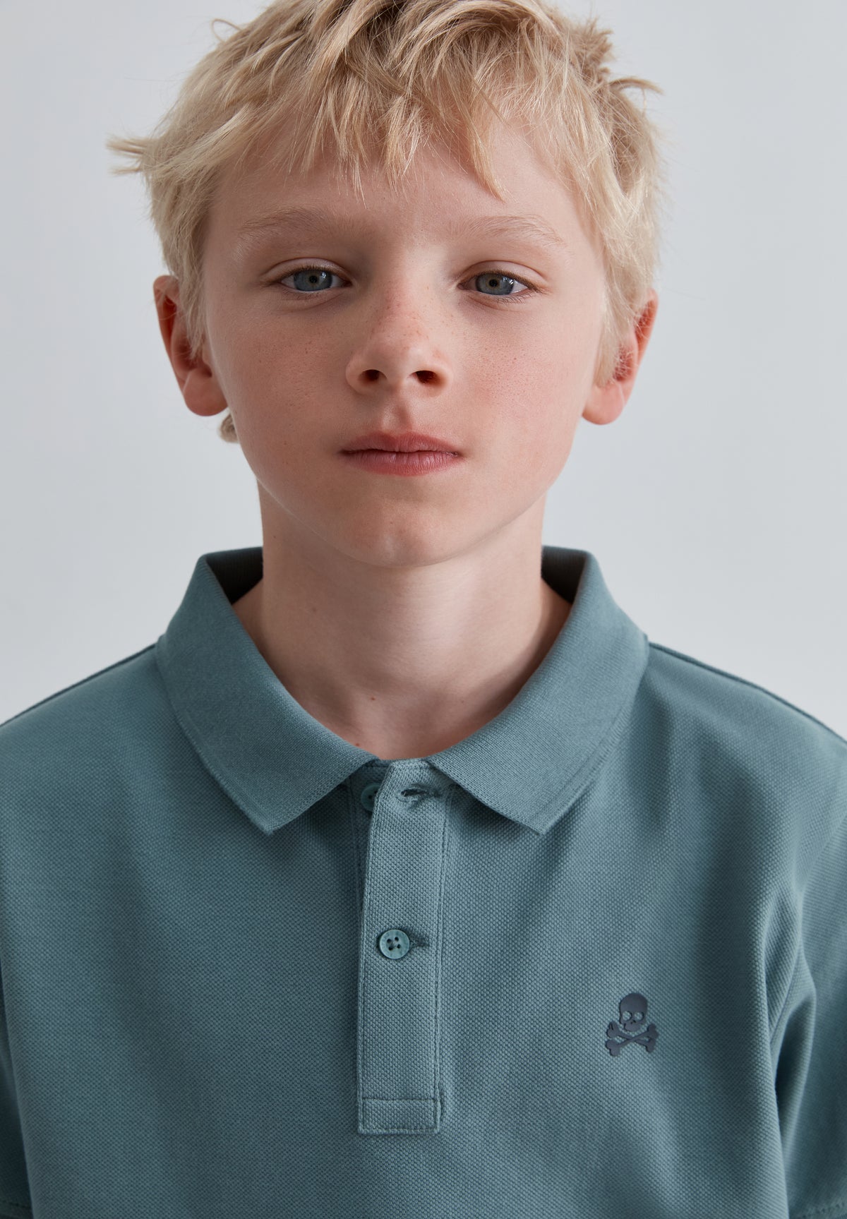POLO BÁSICO CALAVERA