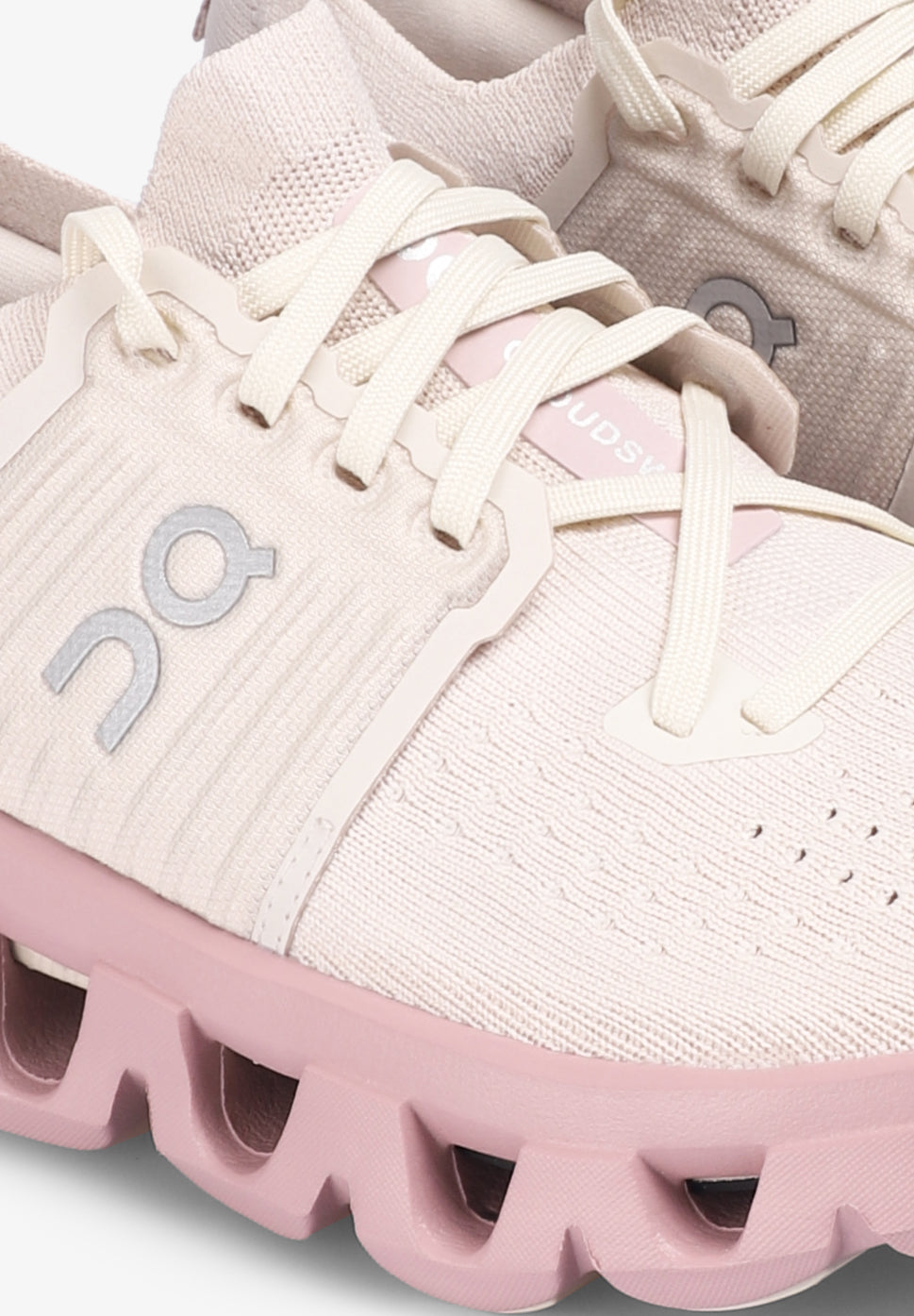 ON | SNEAKERS CLOUDSWIFT MUJER