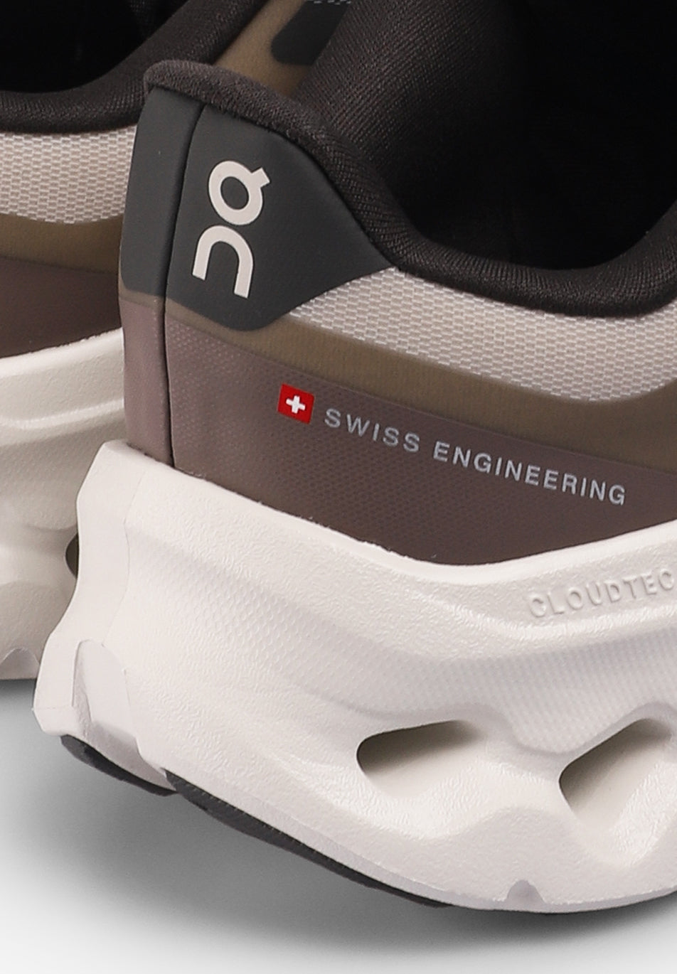 ON  | SNEAKERS CLOUDTILT REMIX 1