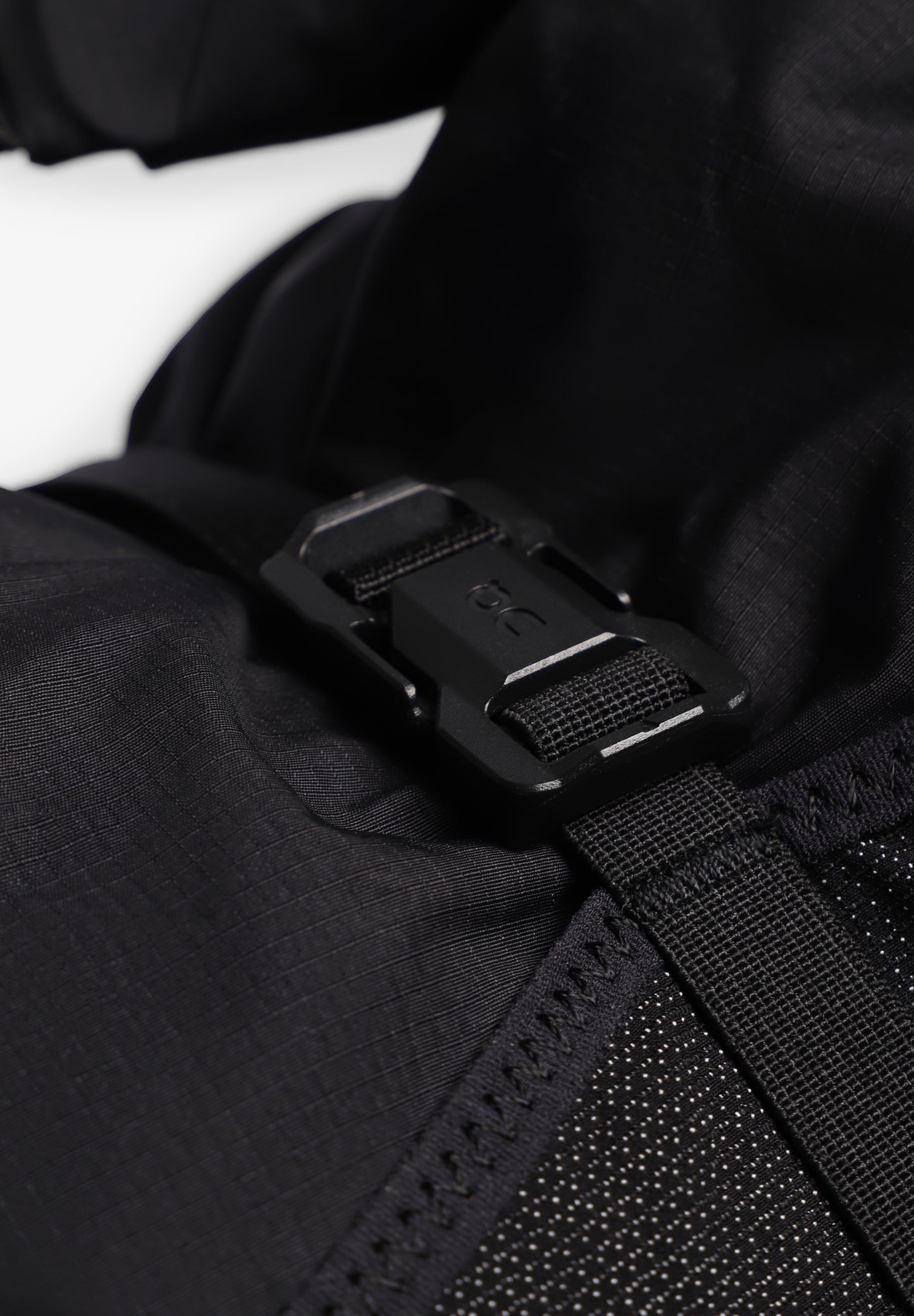 ON | MOCHILA TRAIL 20L