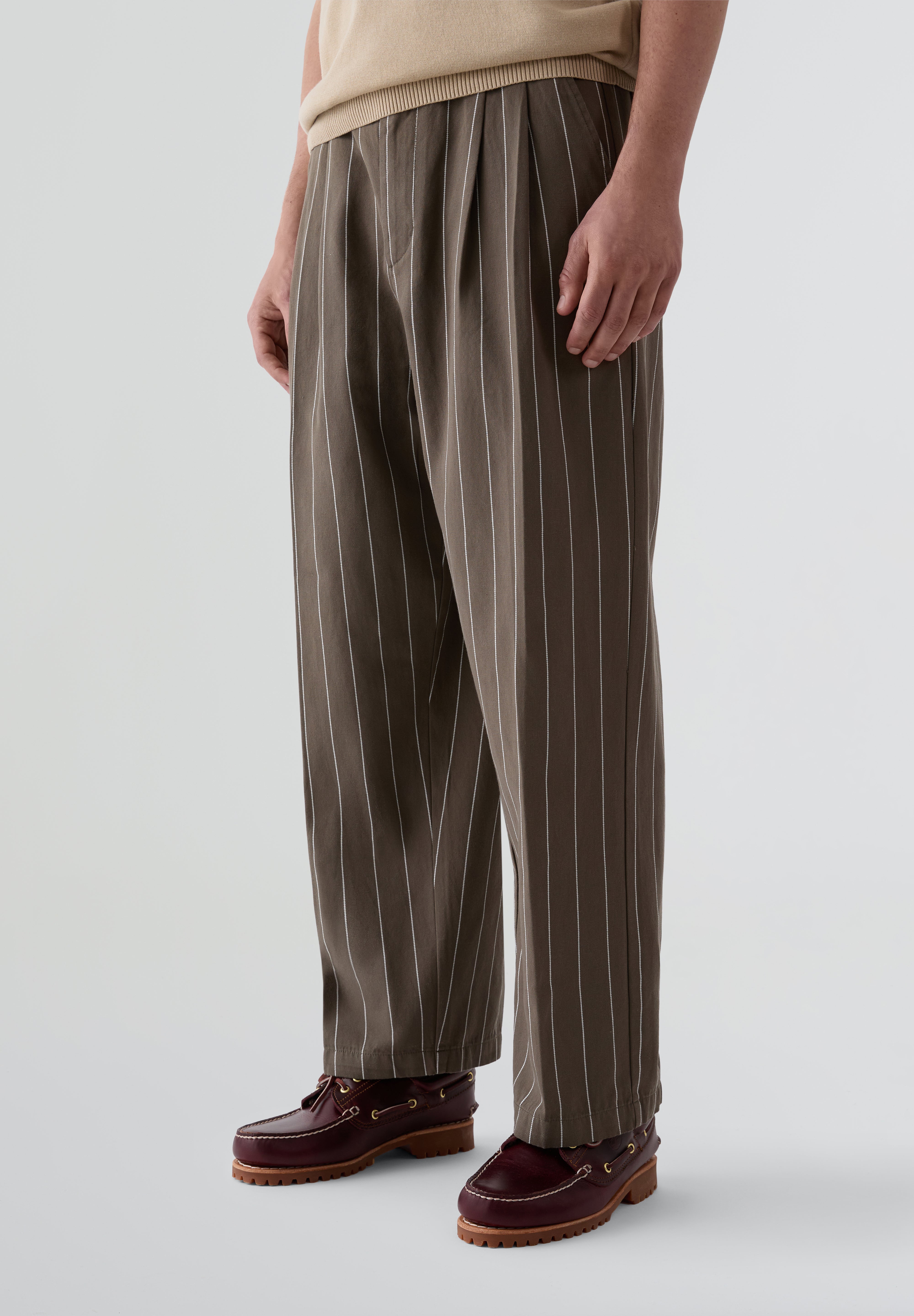 OBEY | PANTALÓN FOSTER PLEATED STRIPE