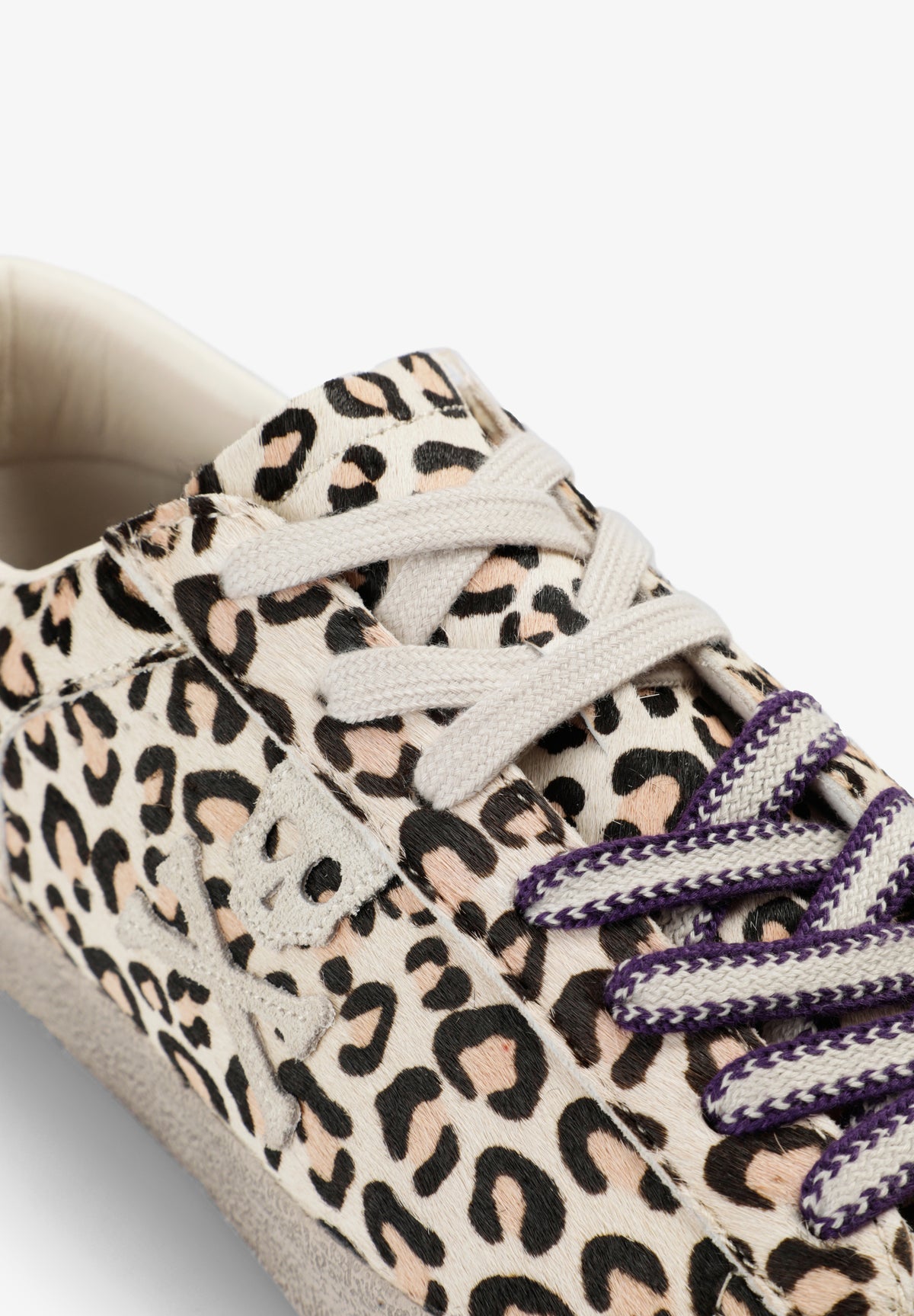SNEAKERS ANIMAL PRINT DETALLE CORDONES