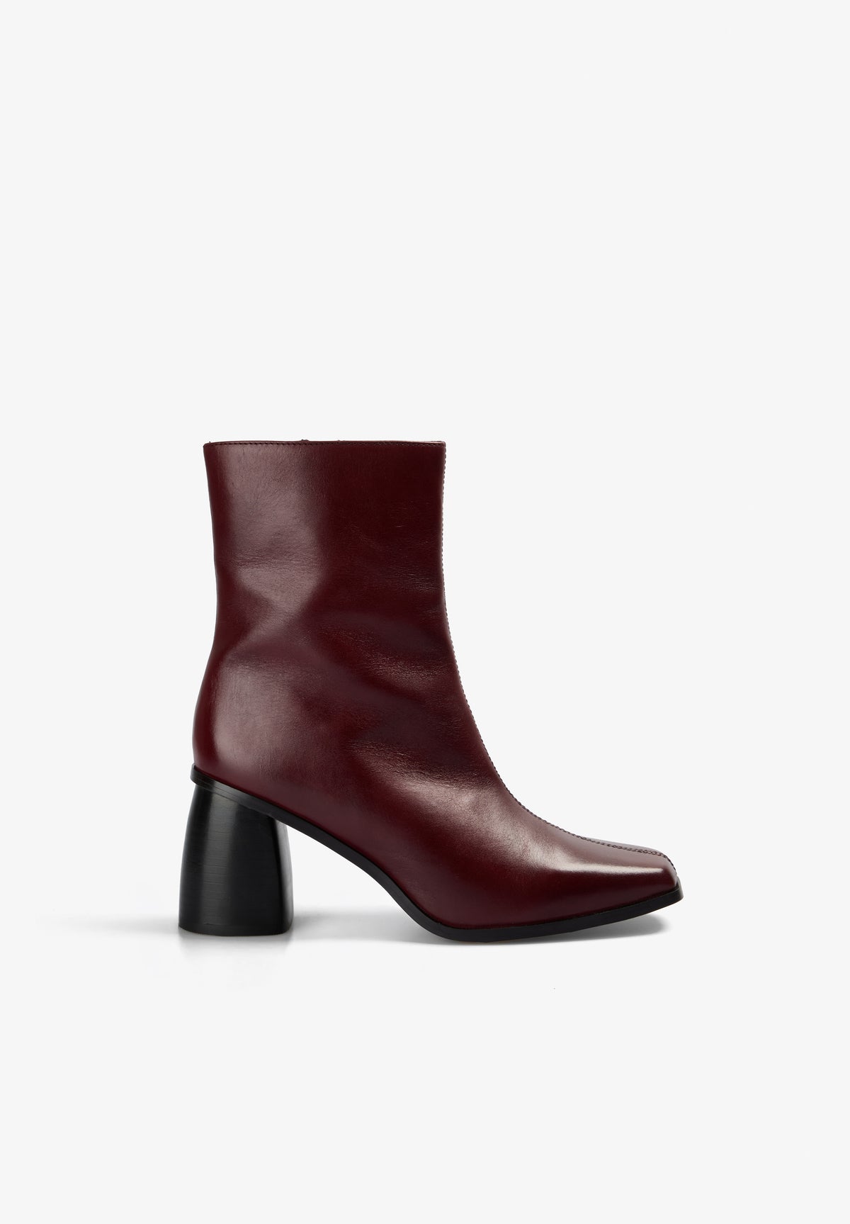 BOTAS TACÓN CONTRASTE