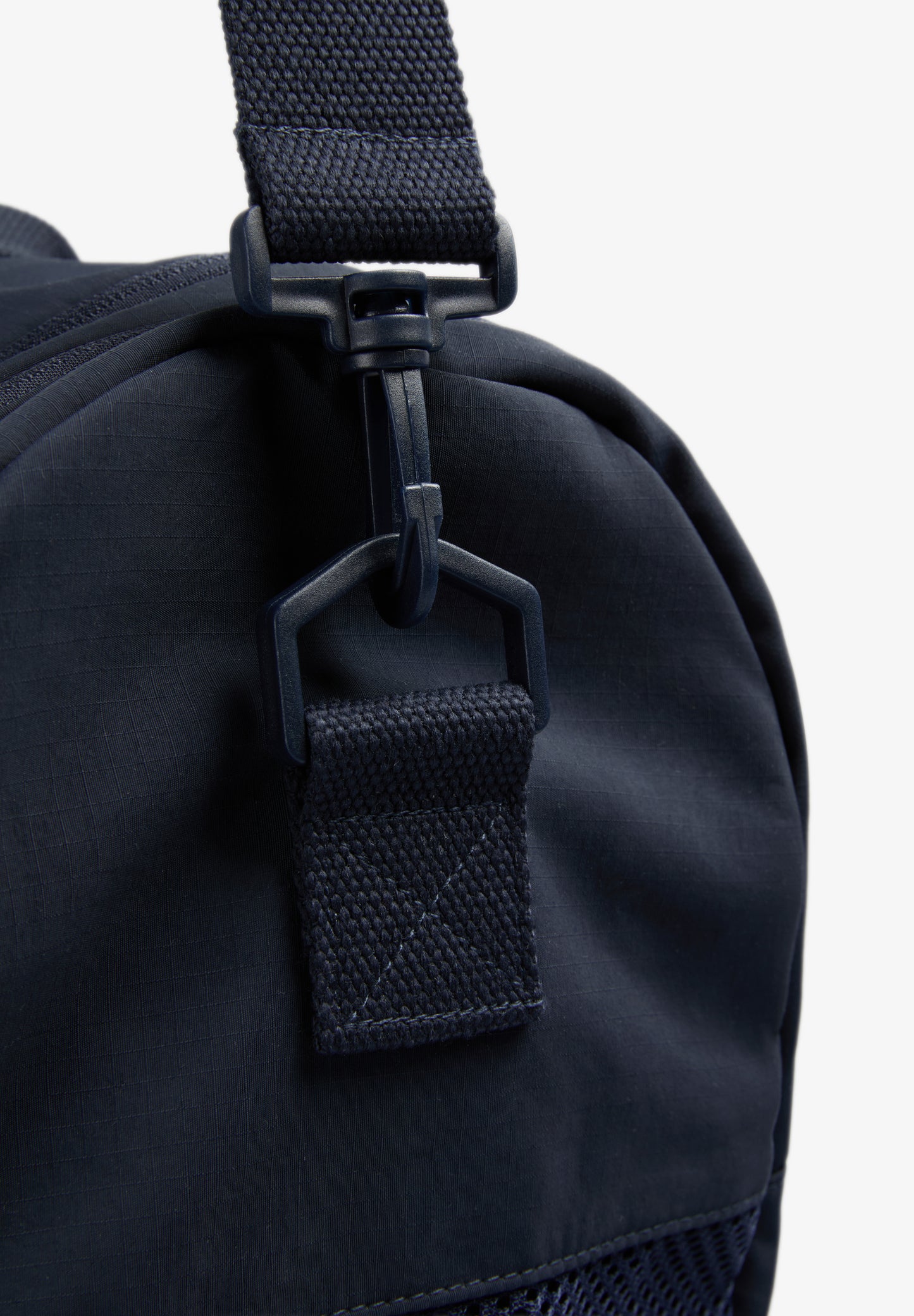 BOLSA DEPORTIVA TIPO DUFFLE