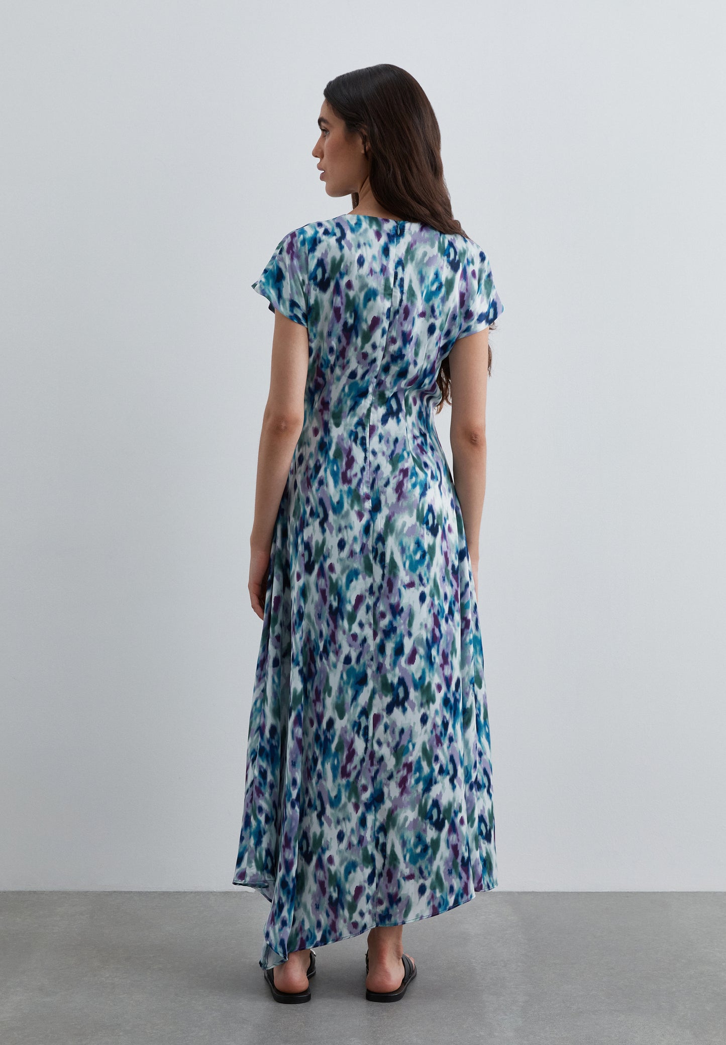 VESTIDO MIDI ESTAMPADO CON LAZADA